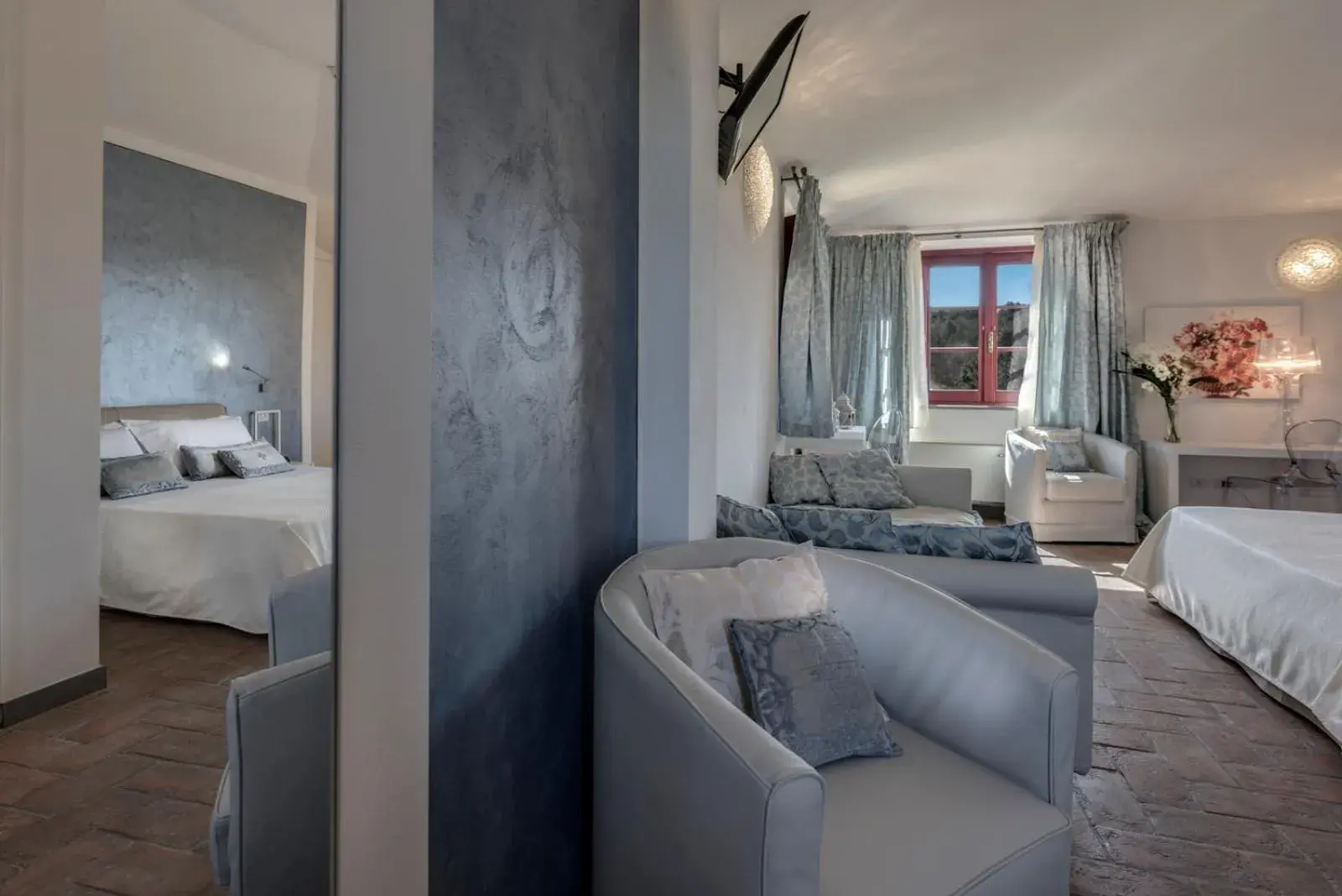 Photo of the whole room, Bed in Hotel & Restaurant Casolare Le Terre Rosse Photo of the whole room, Bed in Hotel & Restaurant Casolare Le Terre Rosse