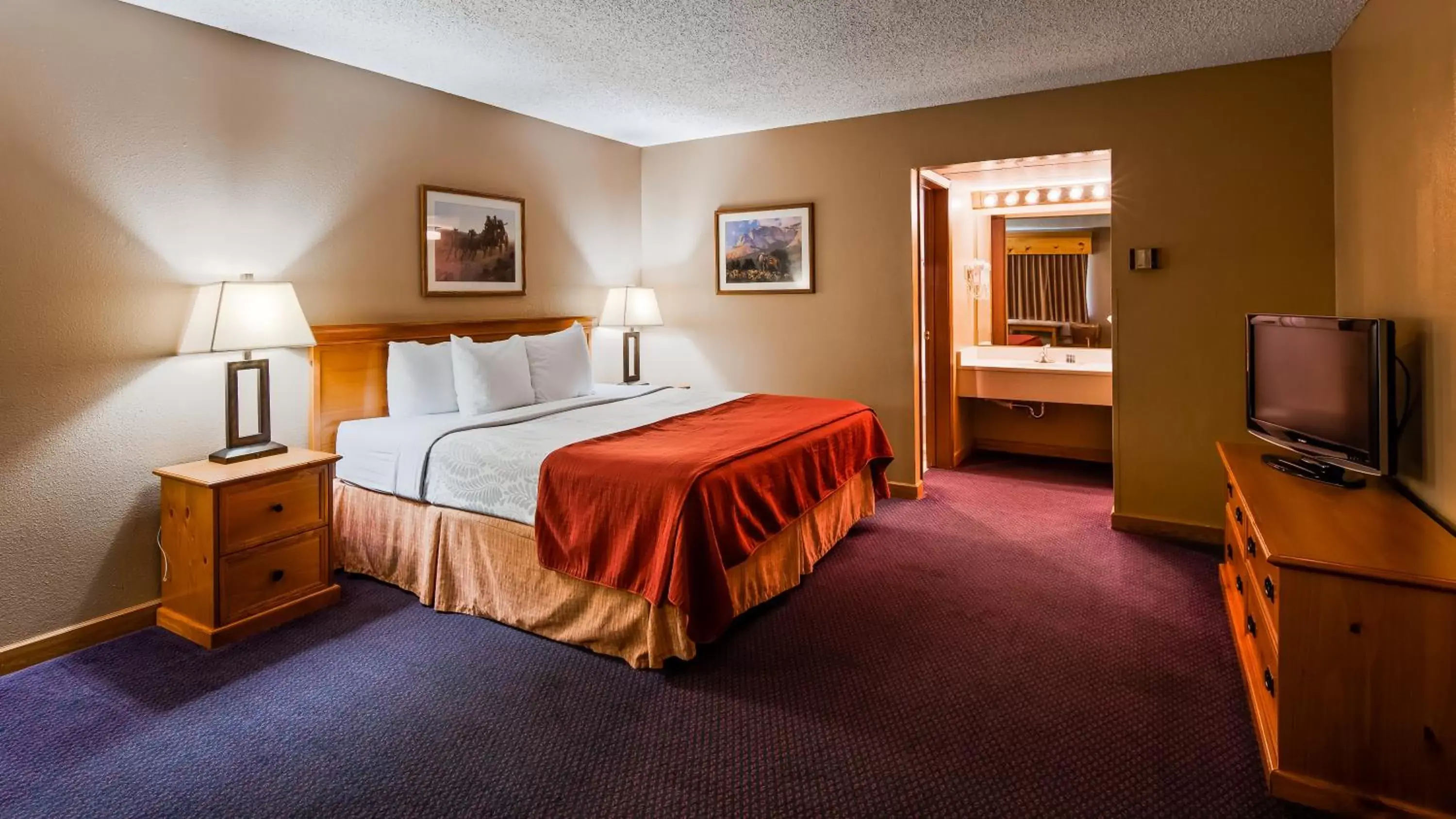 Bedroom, Bed in Deadwood Miners Hotel & Restaurant