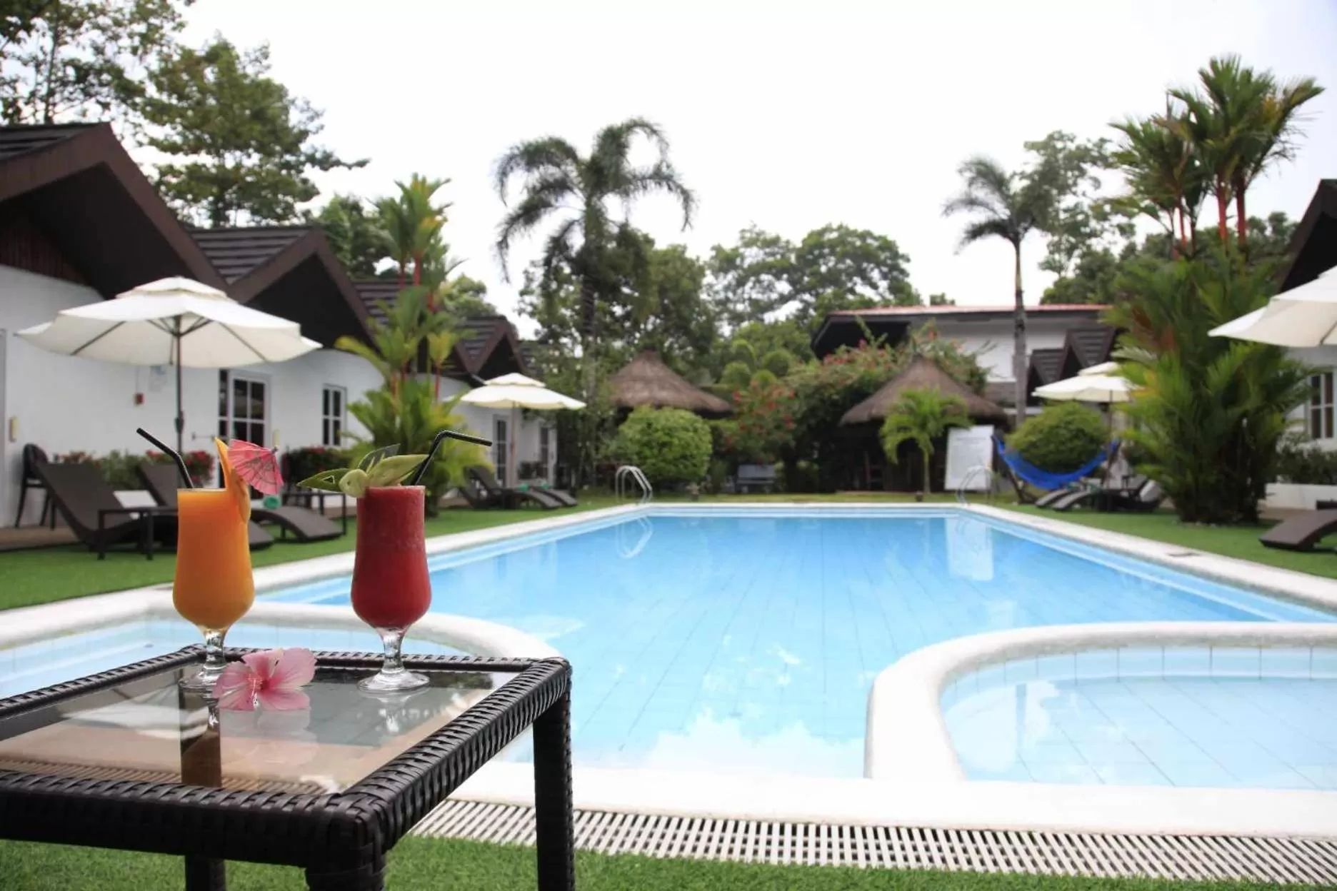 Swimming Pool in Sunz en Coron Resort