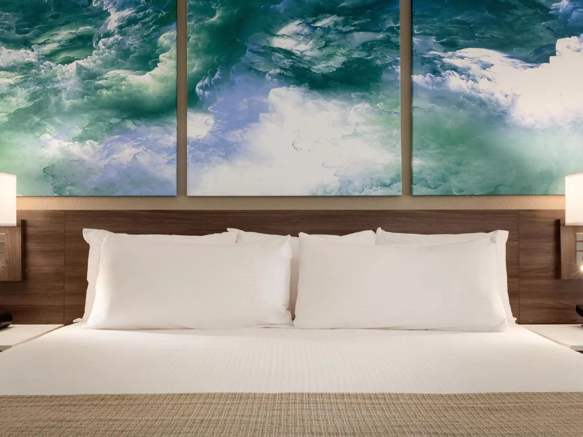 Bed in Buena Vista Suites Orlando