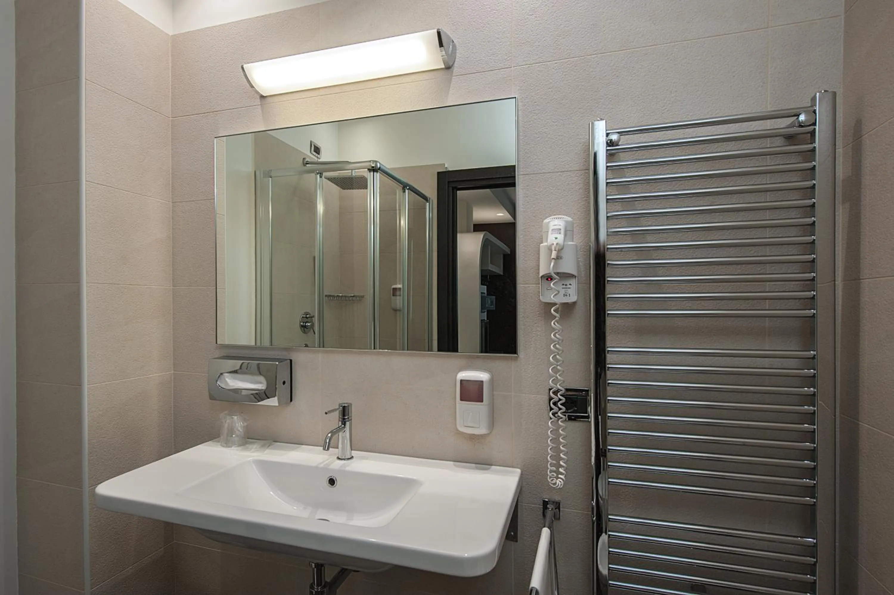 Shower in Hotel Testani Frosinone