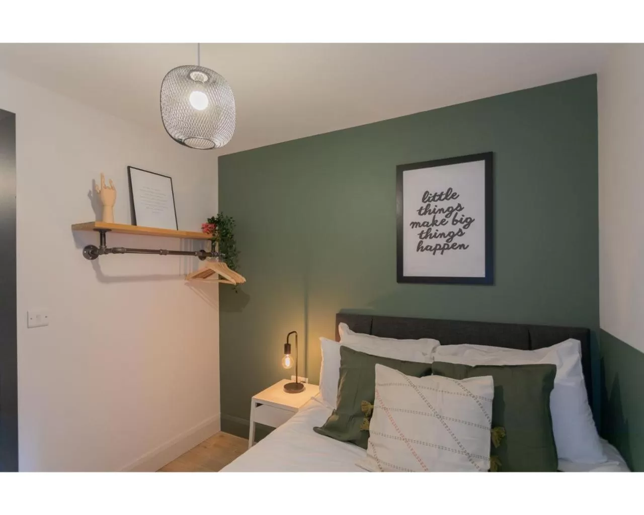 Bedroom, Bed in Central Belfast Apartments Camden Street