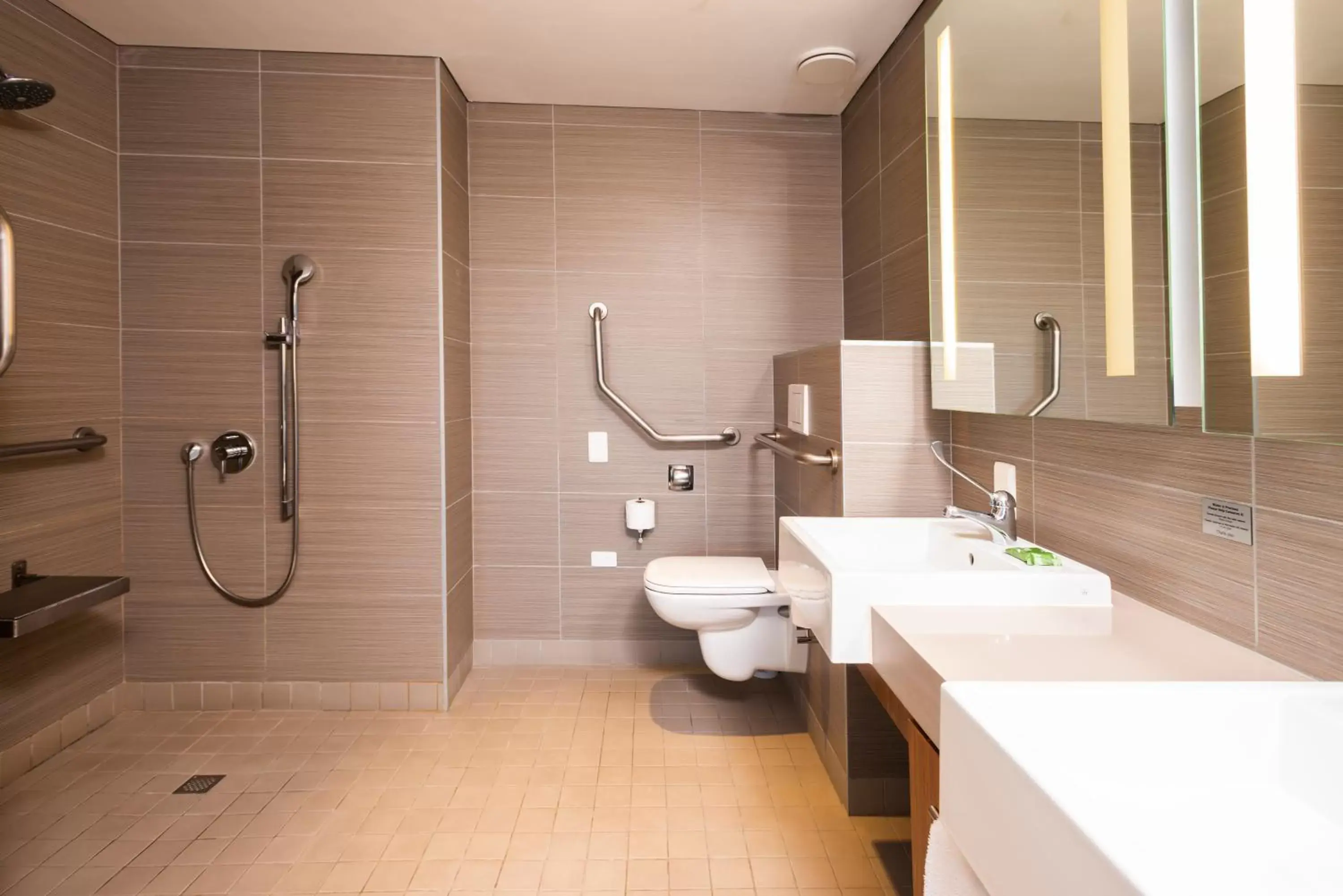 Shower, Bathroom in aha Harbour Bridge Hotel & Suites