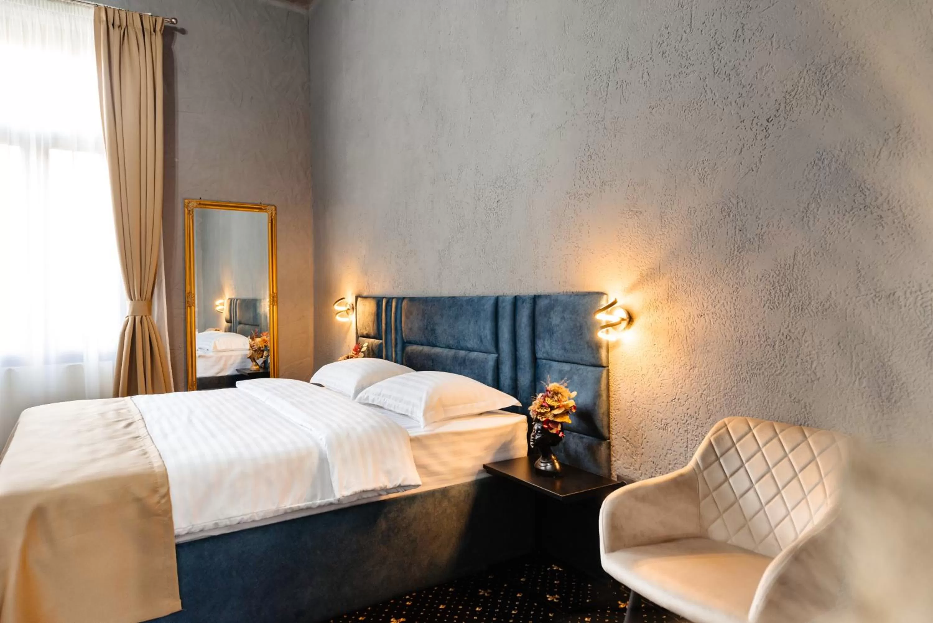 Bedroom, Bed in Palace Bulevard Inn