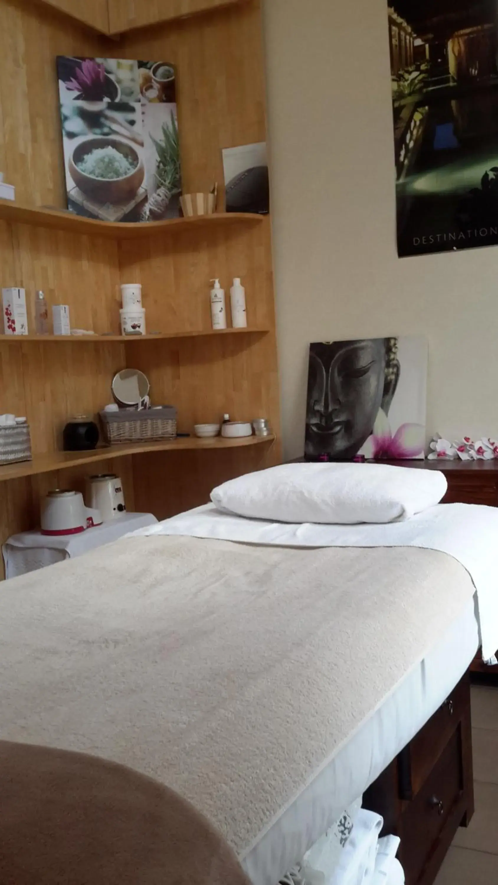 Massage, Bed in Brit Hotel Alghotel