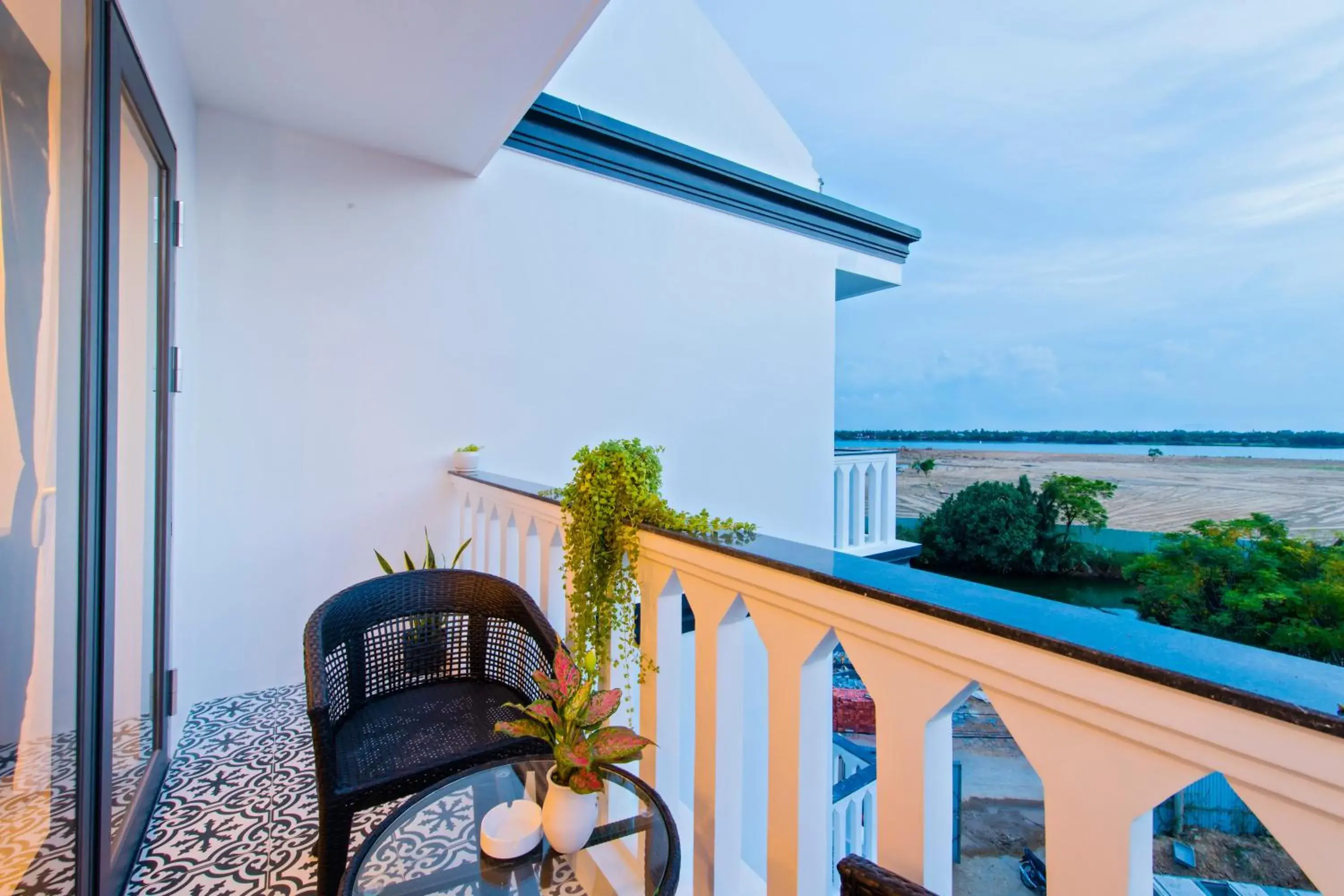 Balcony/Terrace in Gem Riverside Hotel Hoi An