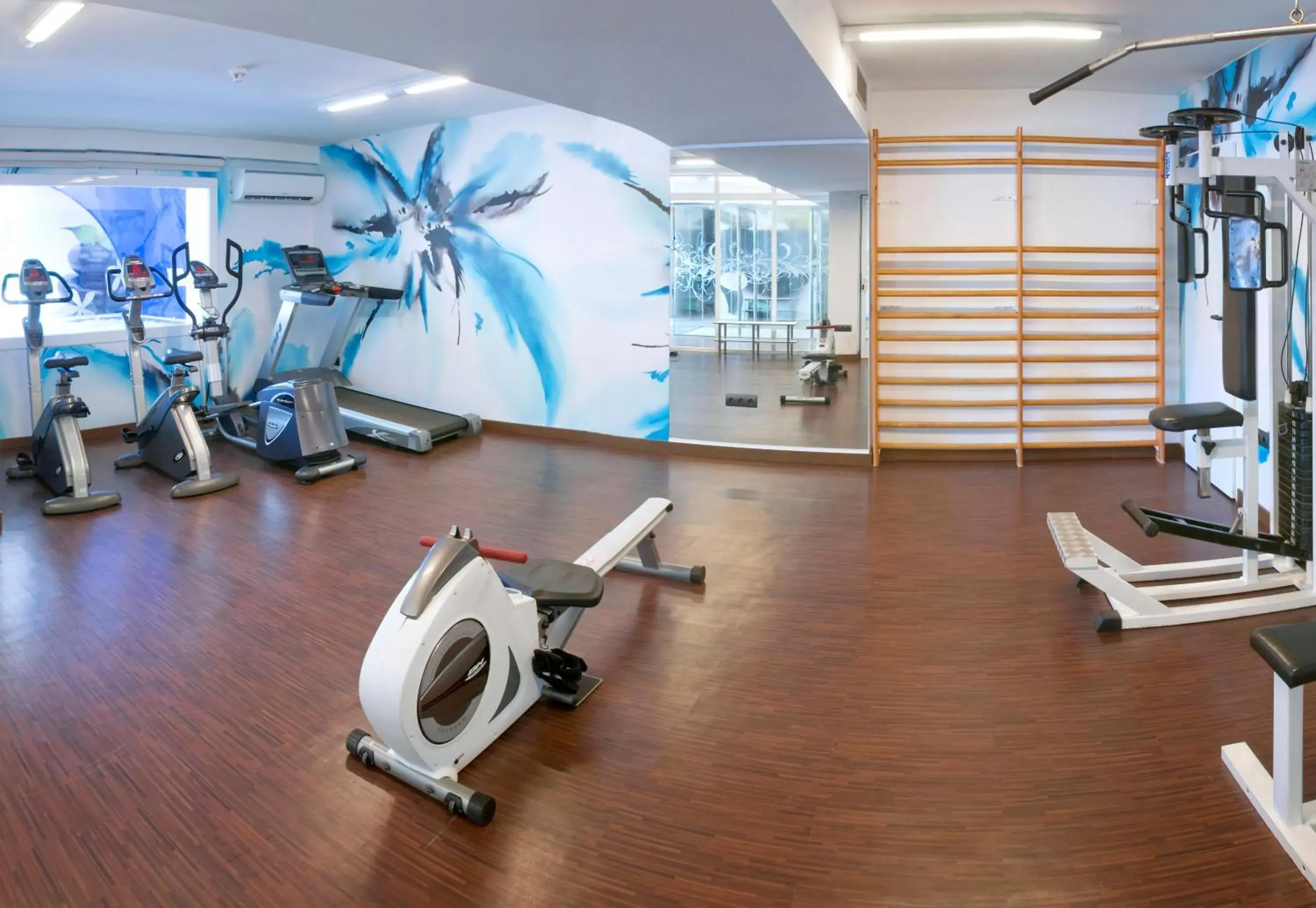 Fitness centre/facilities in GHT Oasis Park & Spa Fitness centre/facilities in GHT Oasis Park & Spa