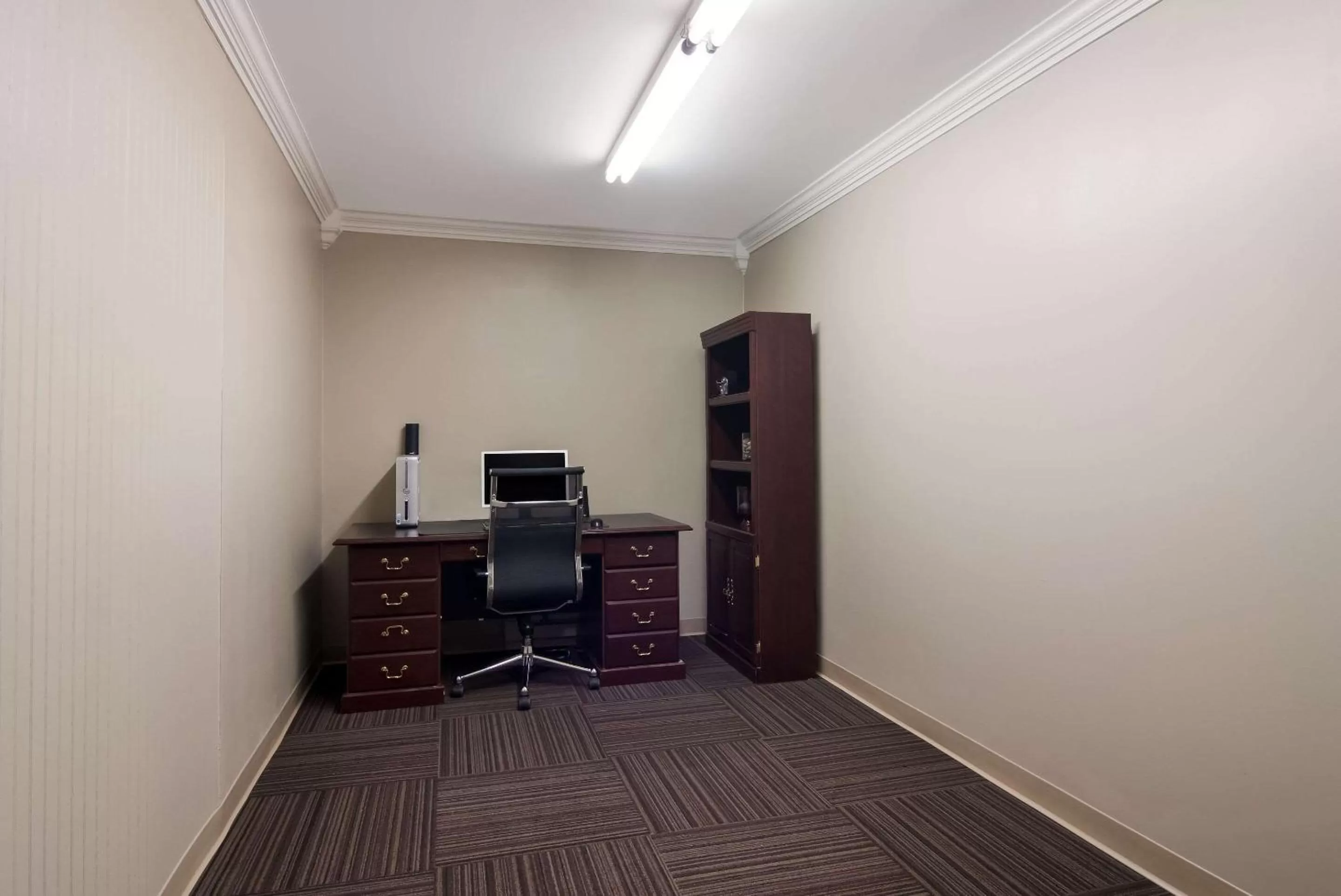 Business facilities in Sleep Inn Erie near Sports Center