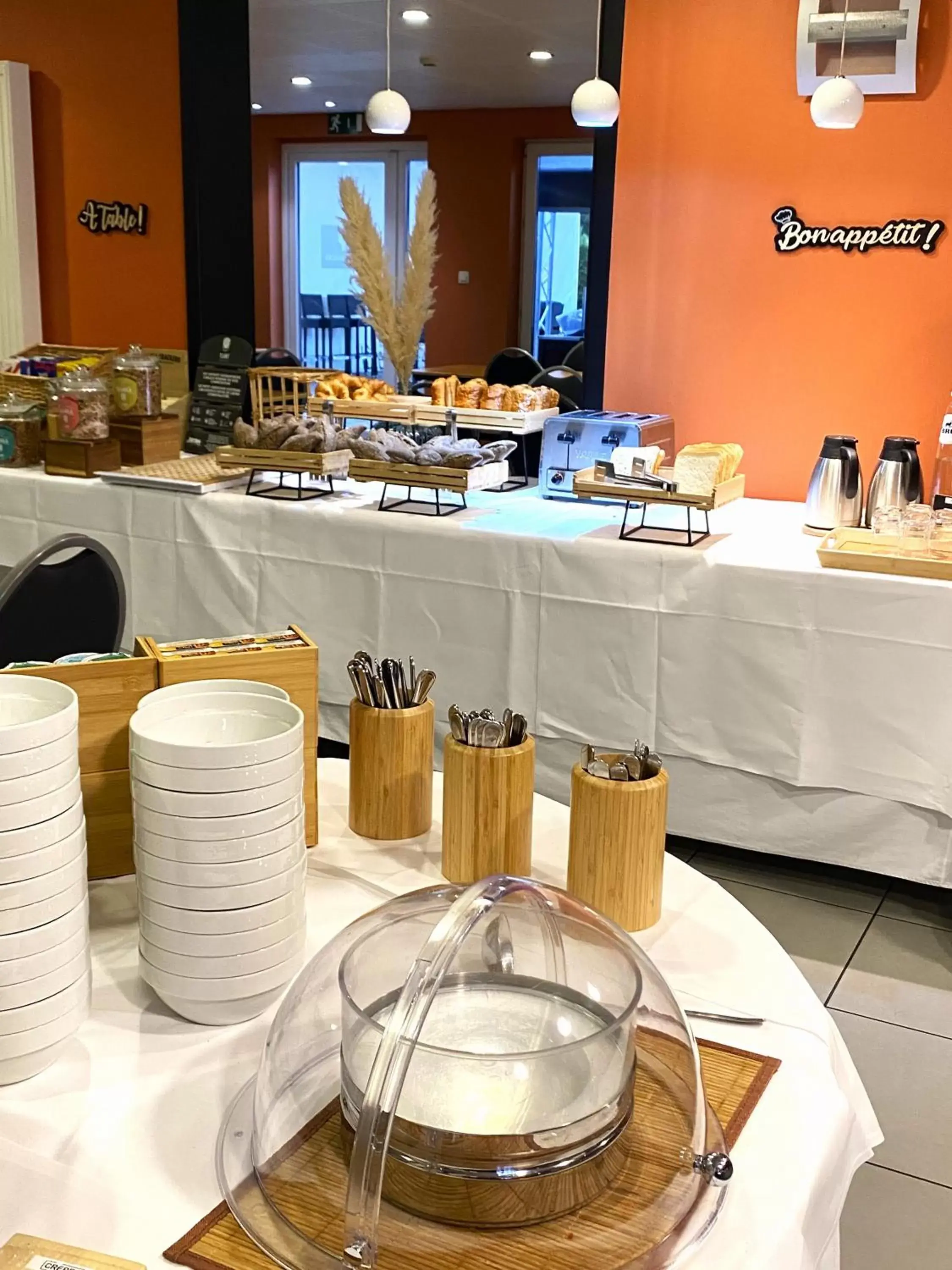 Breakfast, Restaurant/Places to Eat in Aero44 Hotel Charleroi Airport