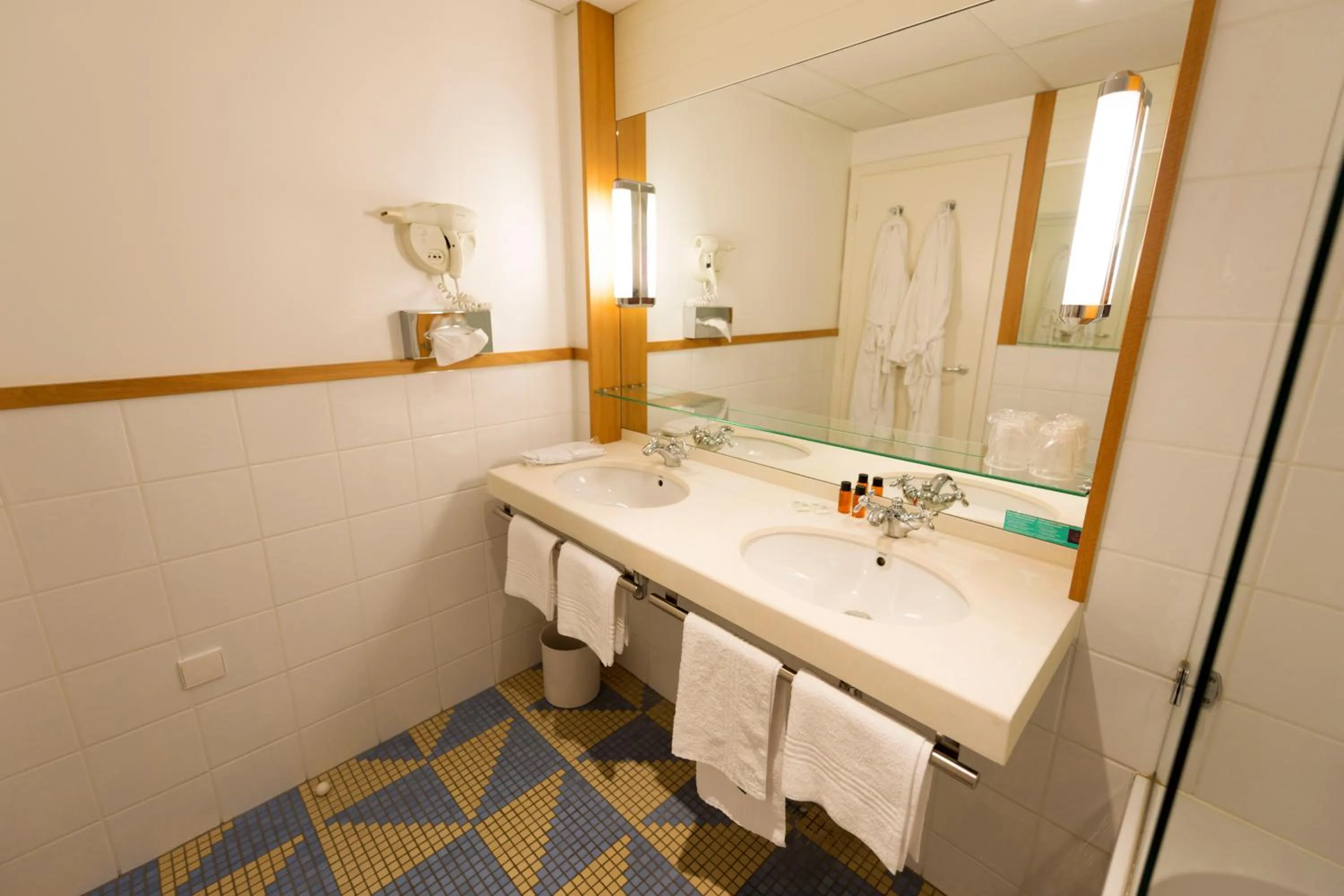 Bathroom in Grand Hôtel Filippo Strasbourg Nord