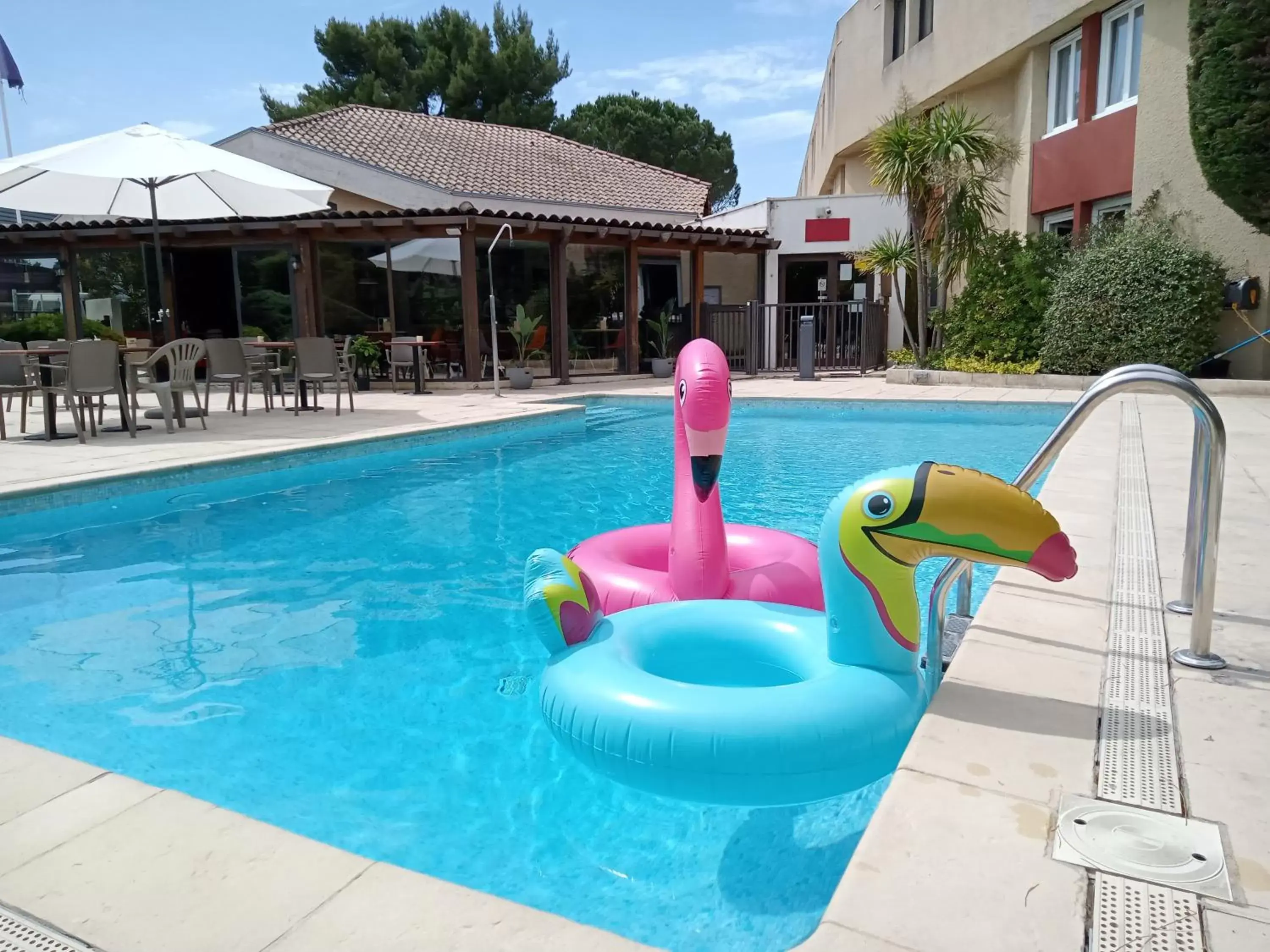 Pool view, Swimming Pool in ibis Avignon Sud