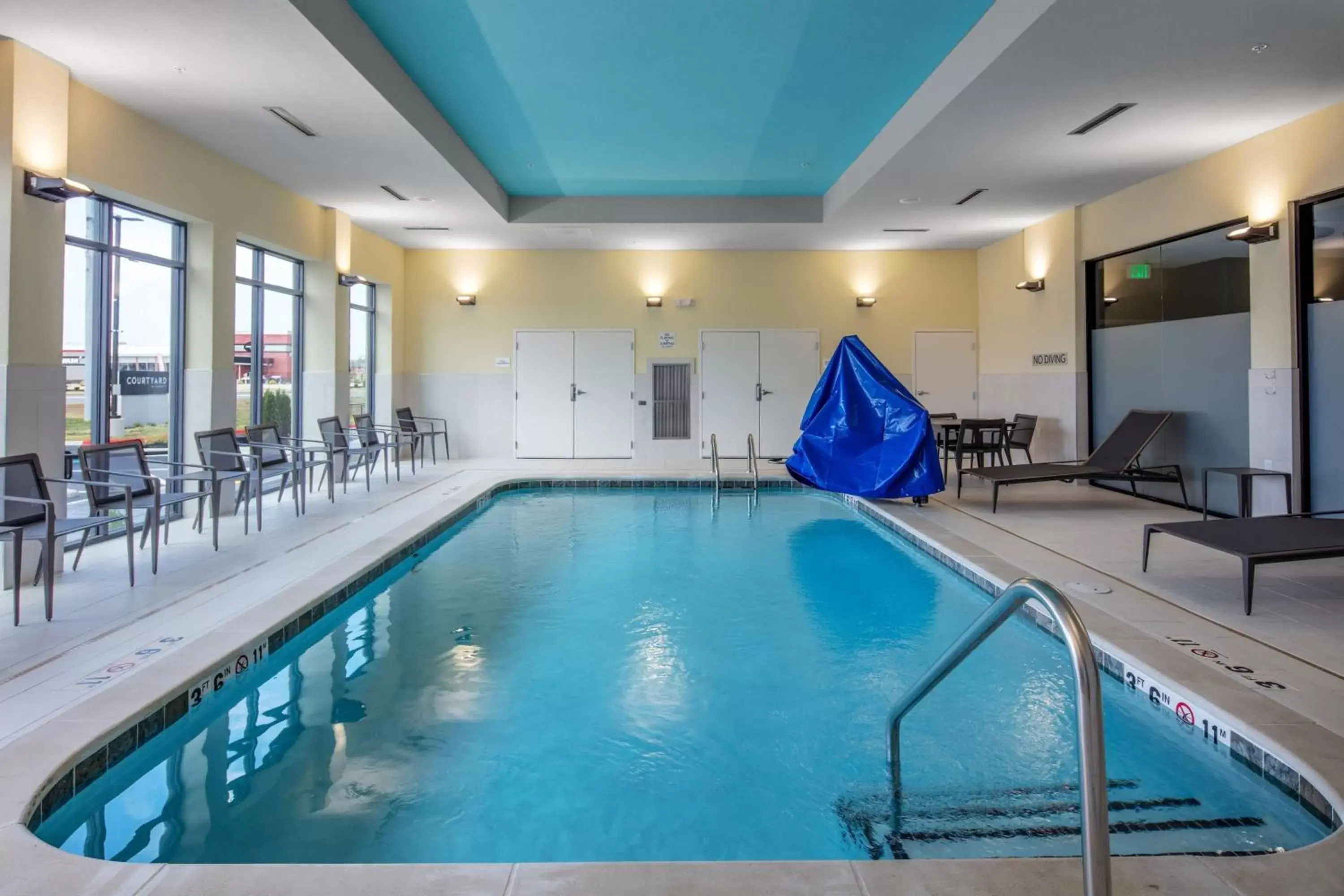 Swimming Pool in Courtyard by Marriott Conway