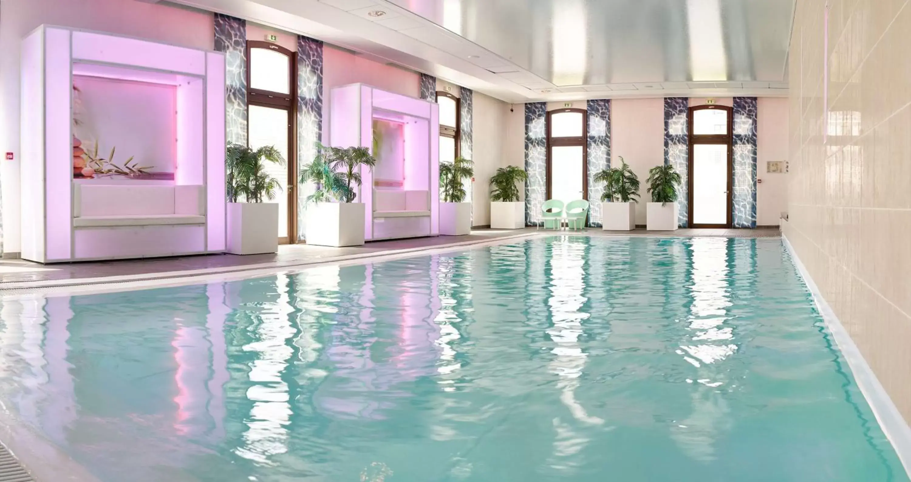 Activities, Swimming Pool in Radisson Blu Hotel Paris, Marne-la-Vallée