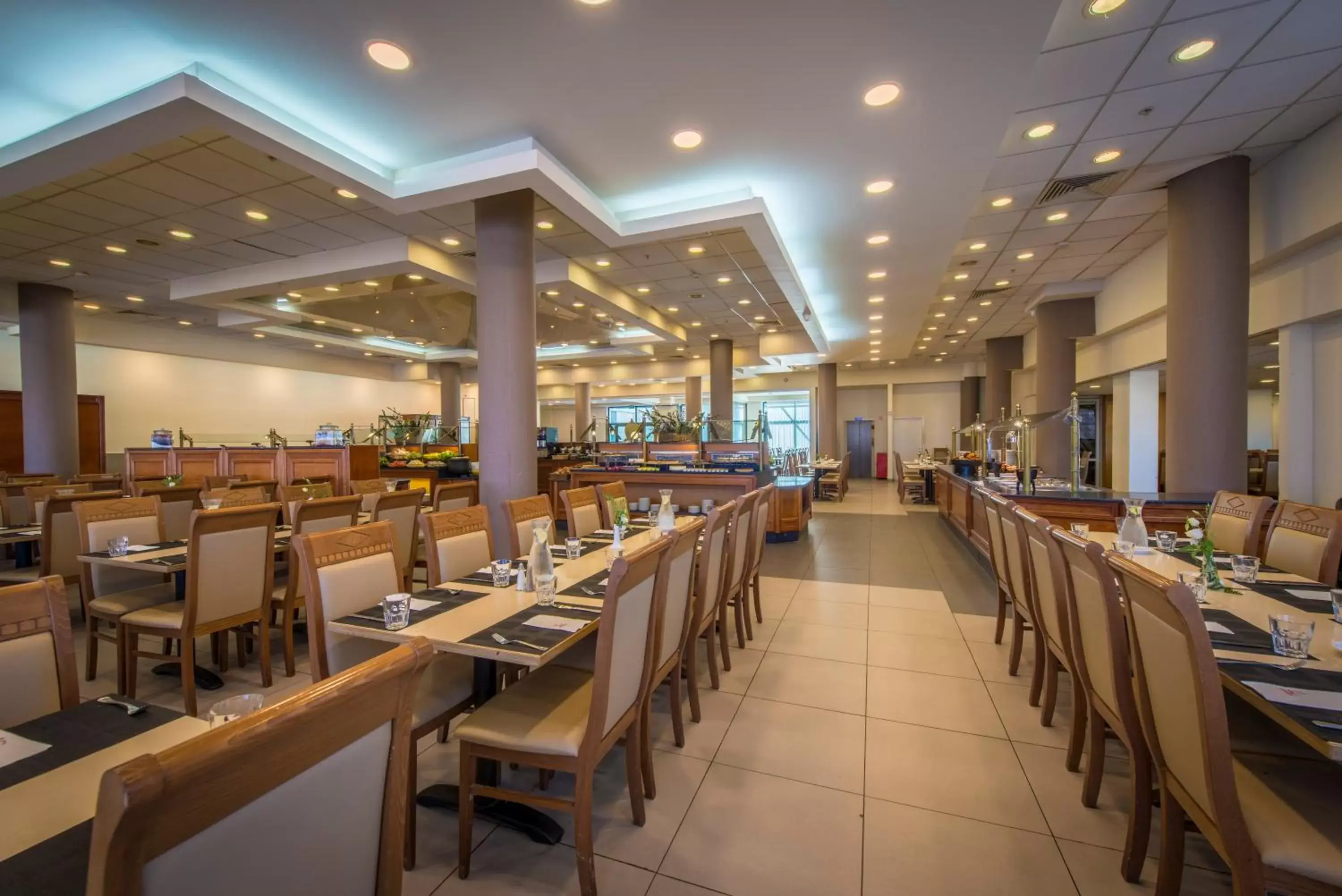 Restaurant/Places to Eat in Shalom Jerusalem Hotel