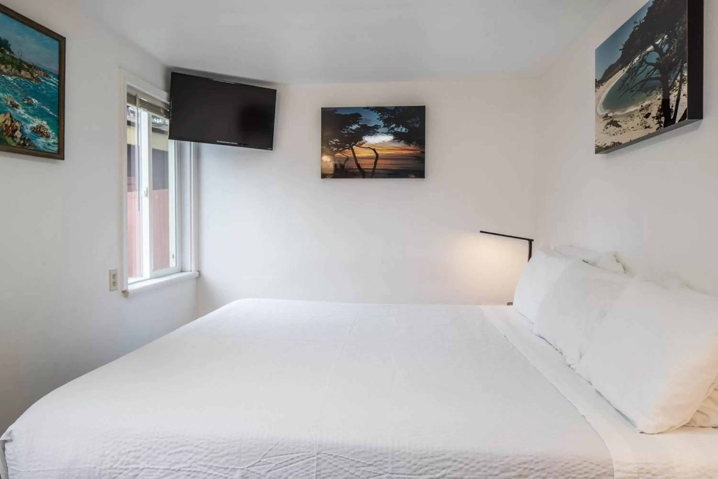 Bedroom, Bed in Andril Fireplace Cottages