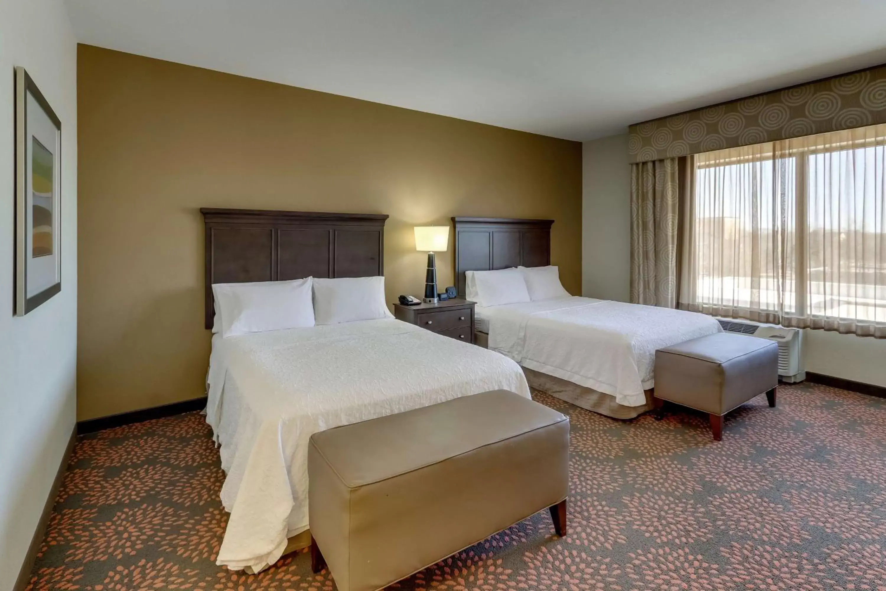 Bed in Hampton Inn & Suites - Hartsville, SC