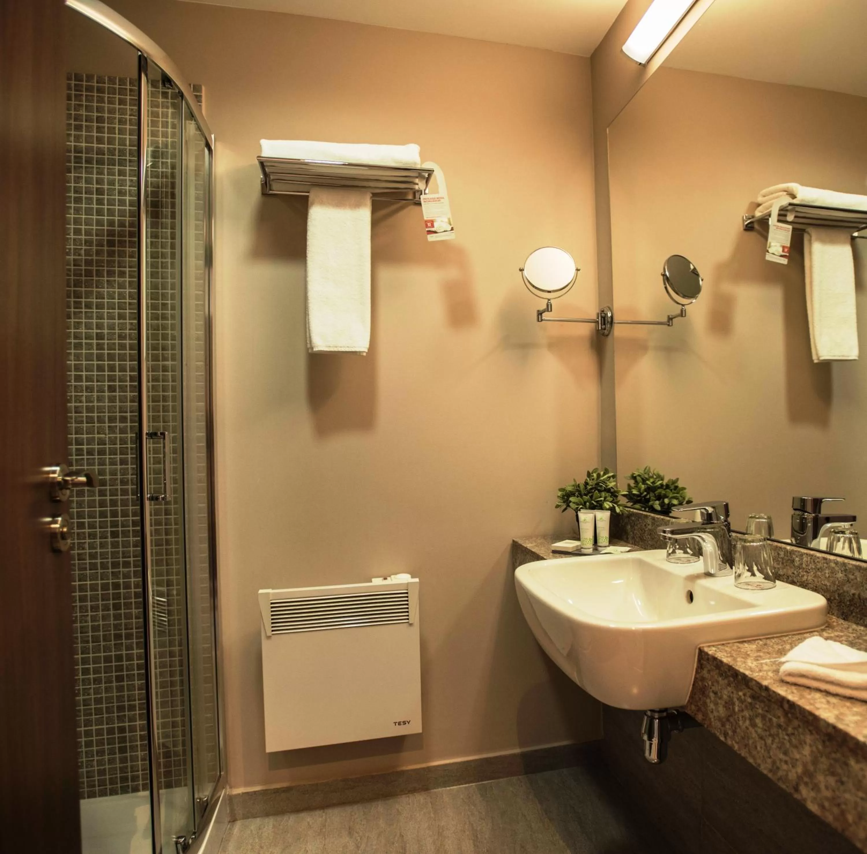 Bathroom in Ramada Plaza Craiova