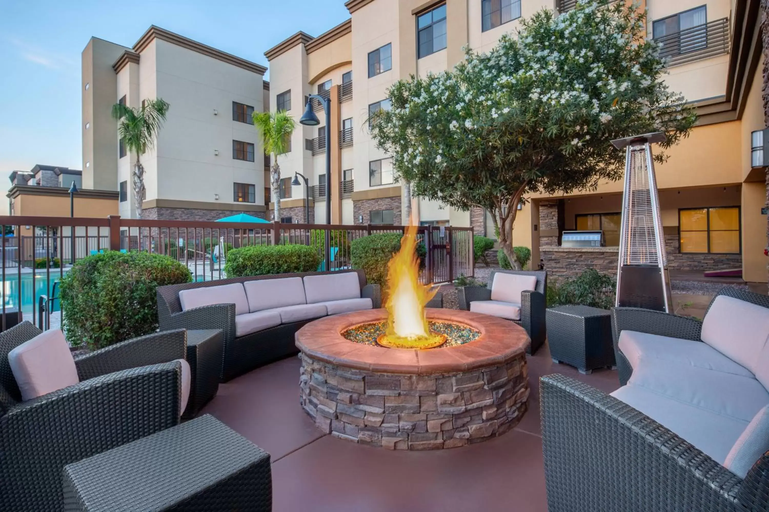 Restaurant/places to eat in Residence Inn Phoenix NW/Surprise