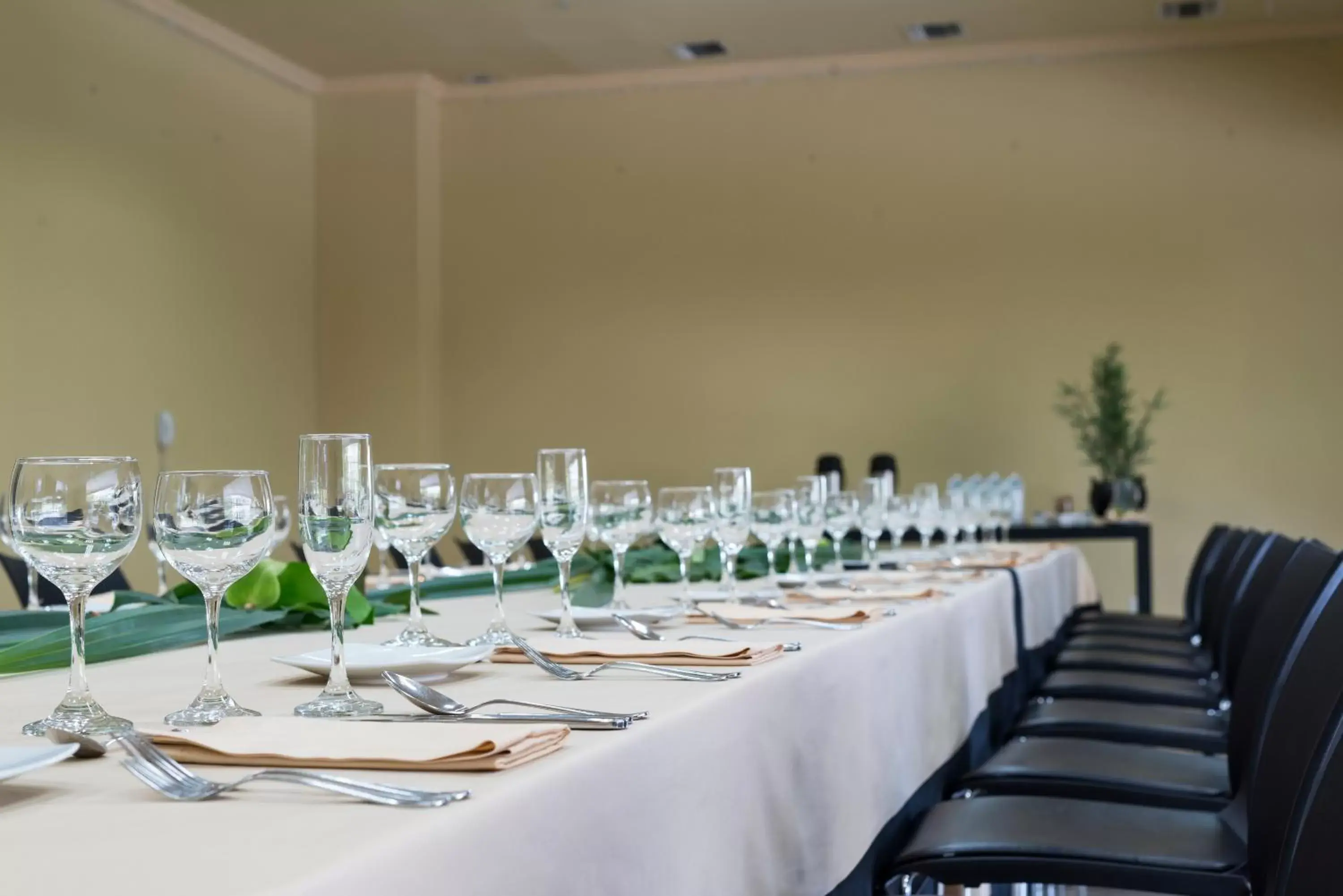 Banquet/Function facilities, Restaurant/Places to Eat in Movich Hotel de Pereira