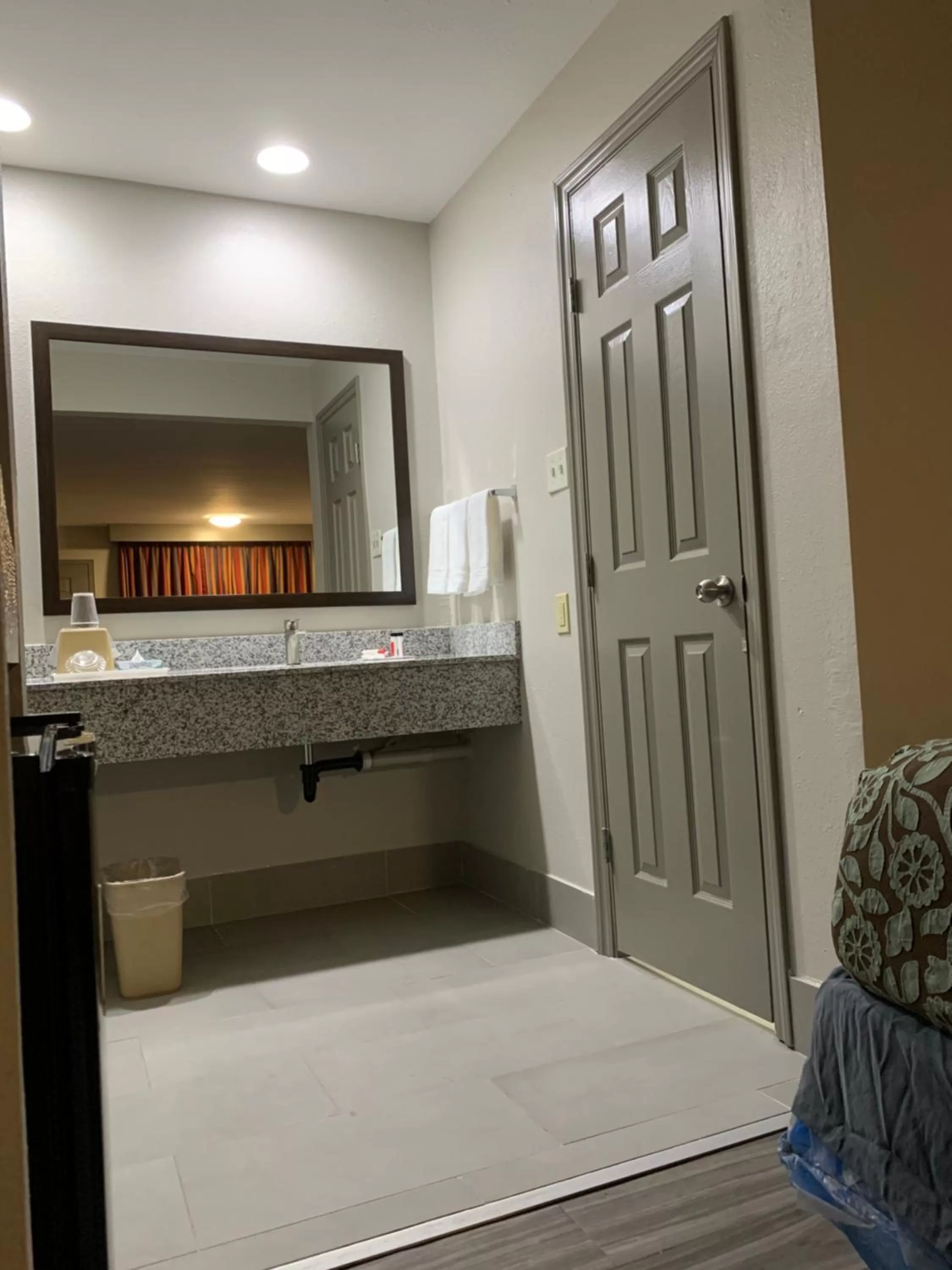 Bathroom in Days Inn by Wyndham Ruston LA