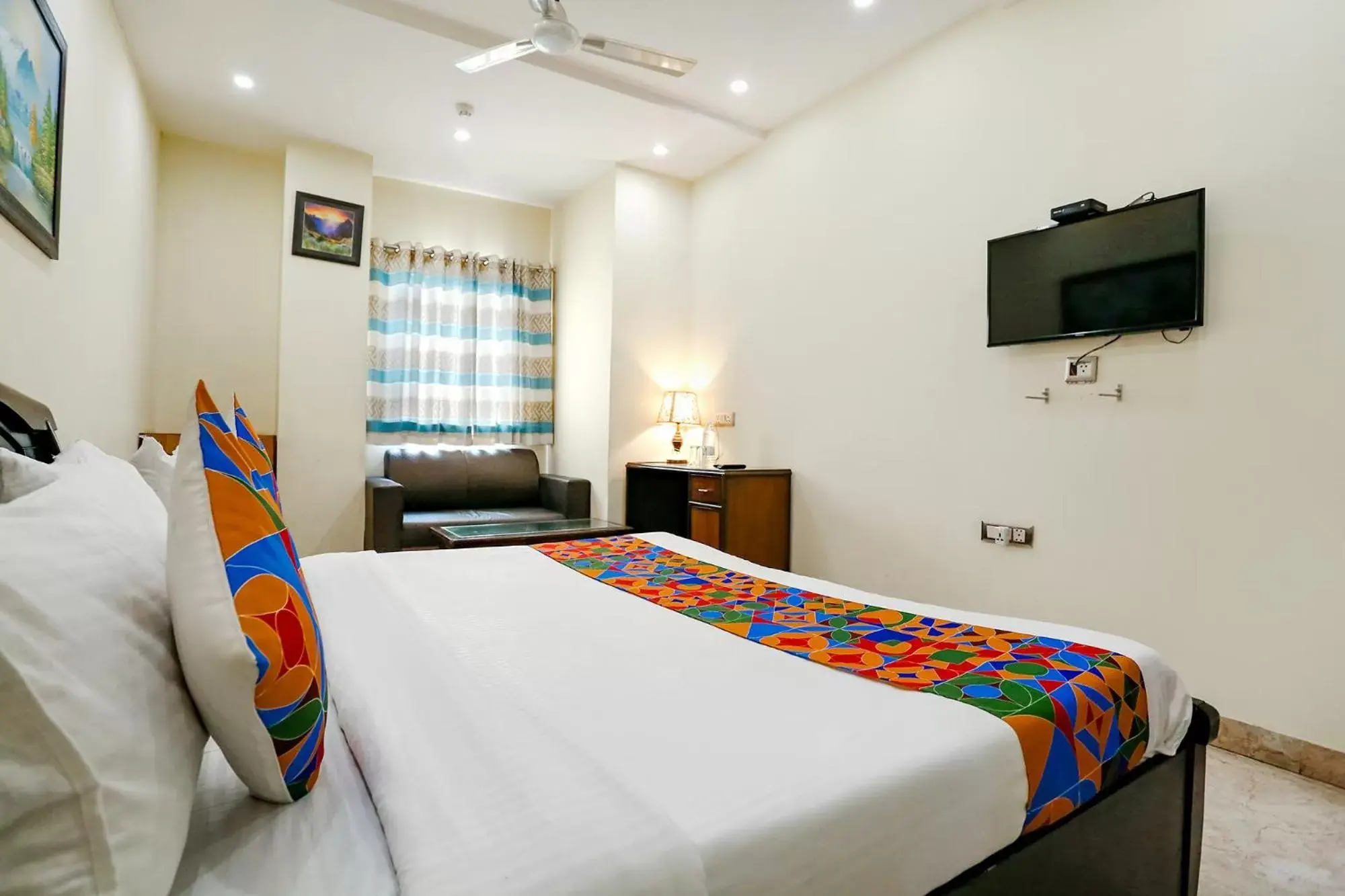 TV and multimedia, Bed in FabHotel F9 NSP - Near Pacific Mall Pitampura TV and multimedia, Bed in FabHotel F9 NSP - Near Pacific Mall Pitampura