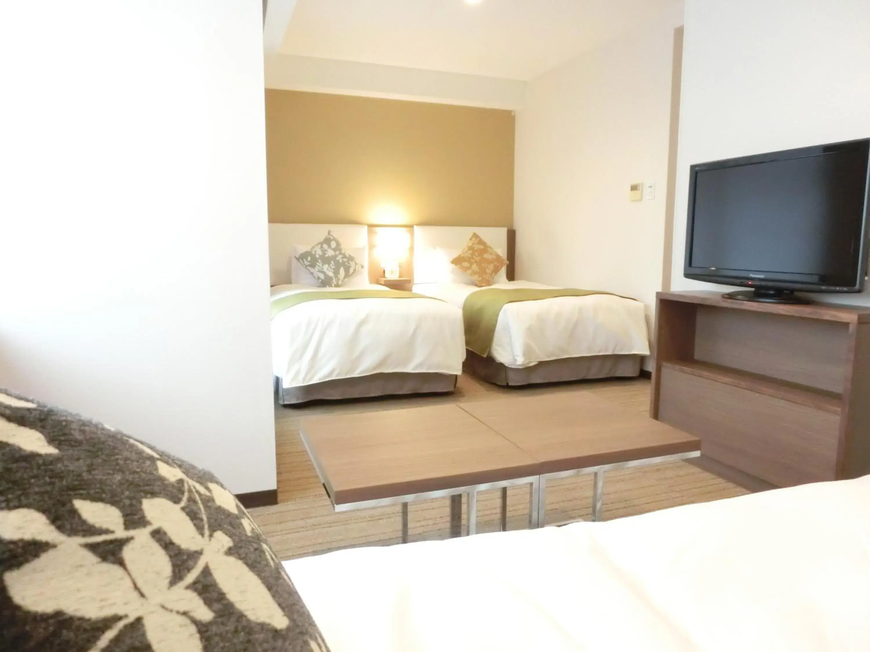 TV and multimedia, Bed in Tokyu Stay Yoga