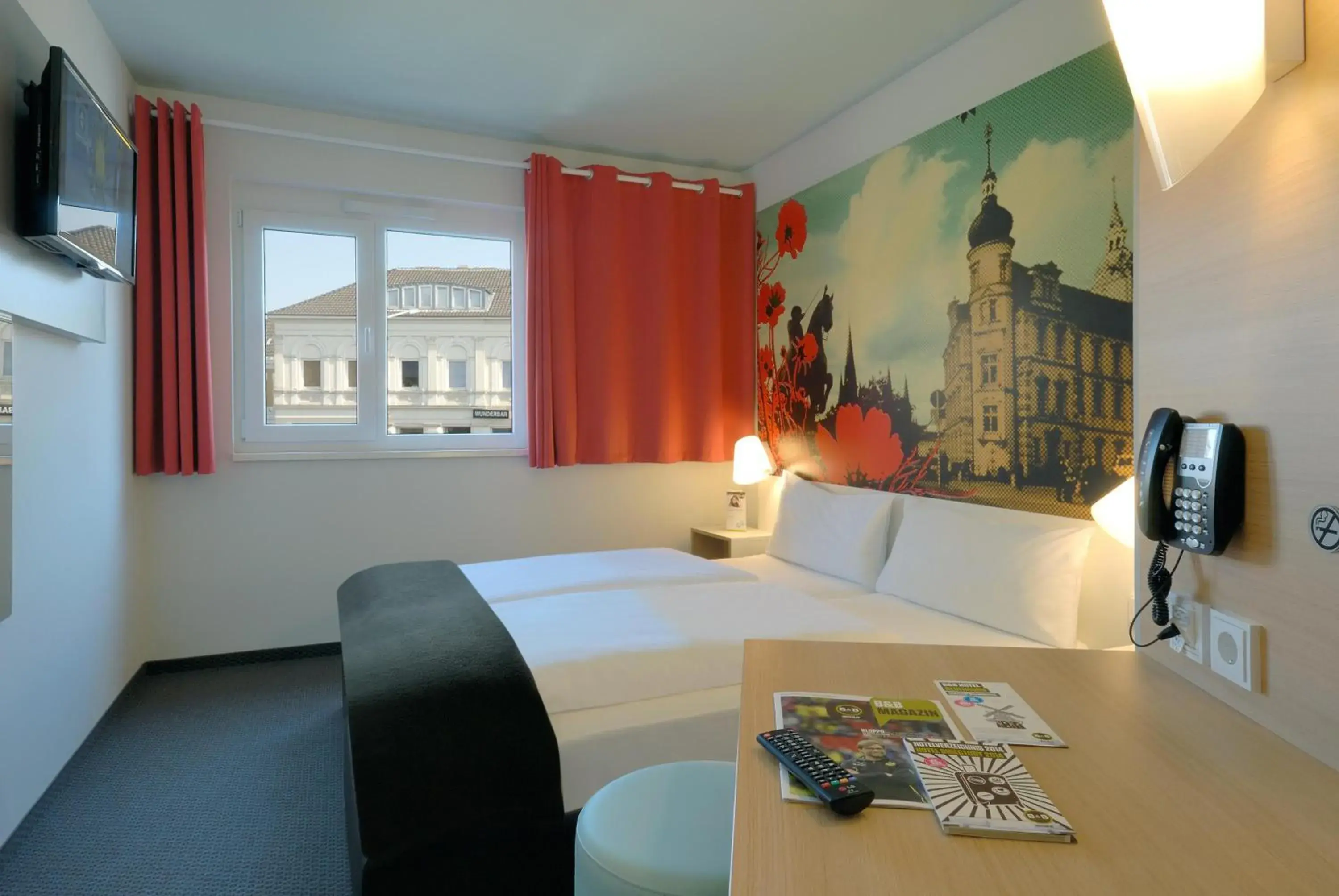 Photo of the whole room, Bed in B&B Hotel Oldenburg