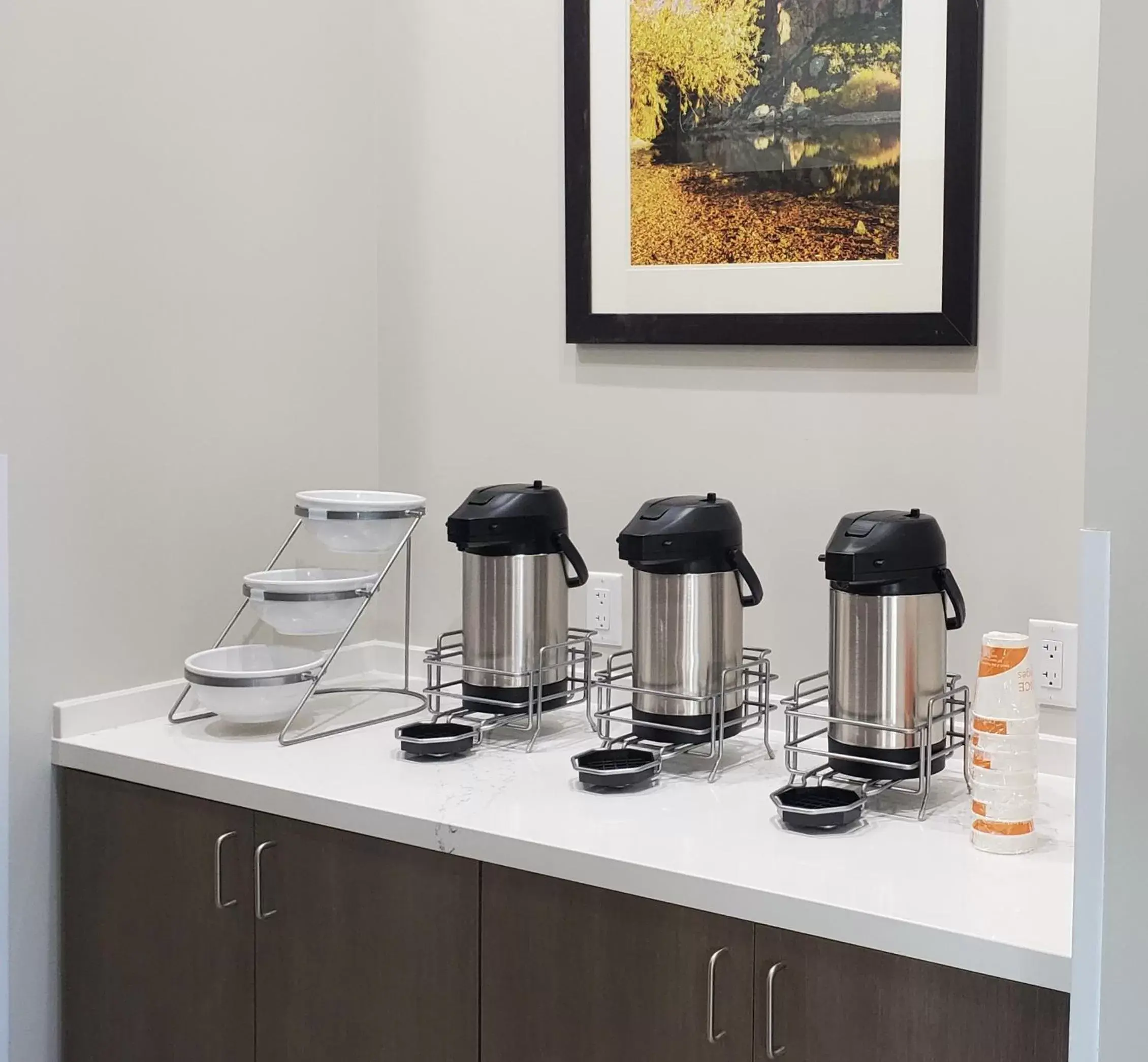 Coffee/tea facilities in Comfort Suites Scottsdale Talking Stick Entertainment District