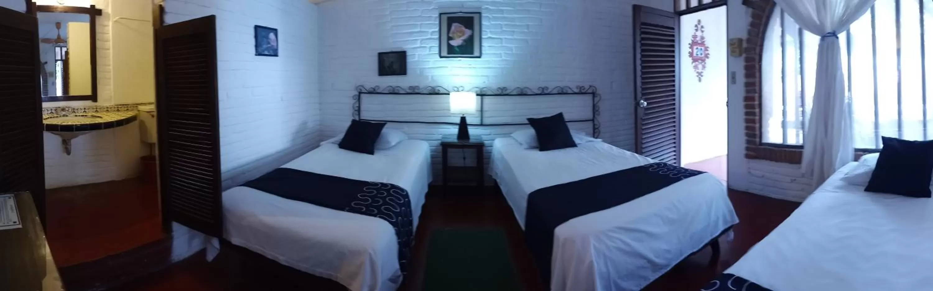 Bedroom, Bed in Hotel Mision, Acapulco centro