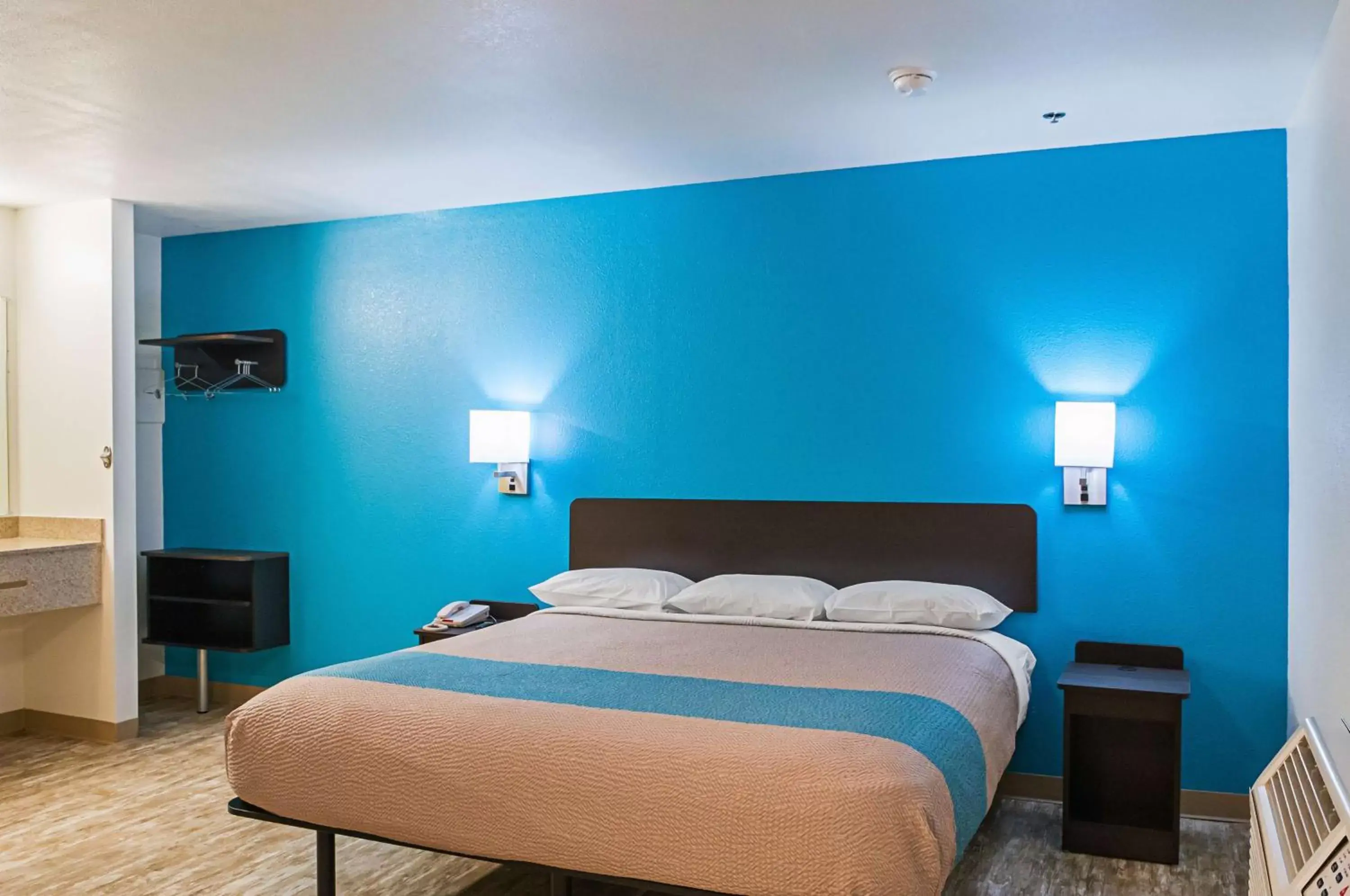 Photo of the whole room, Bed in Motel 6-Bay Saint Louis, MS Photo of the whole room, Bed in Motel 6-Bay Saint Louis, MS