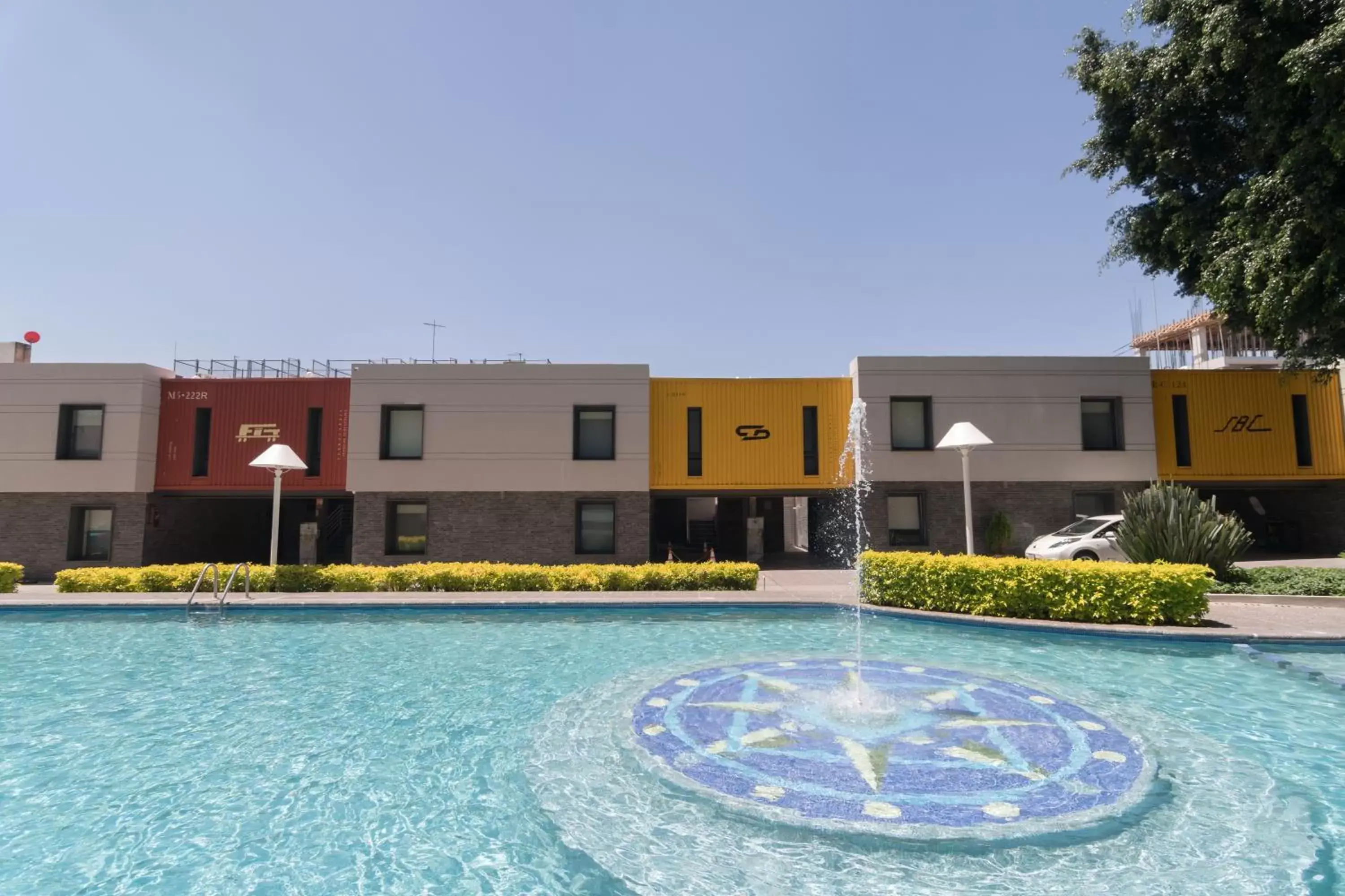 Swimming pool, Property Building in Hotel Ronda Minerva