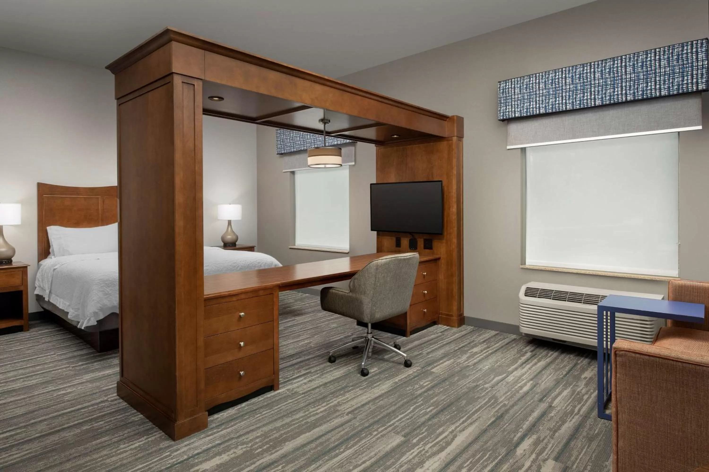 Bedroom, Bed in Hampton Inn & Suites Holly Springs