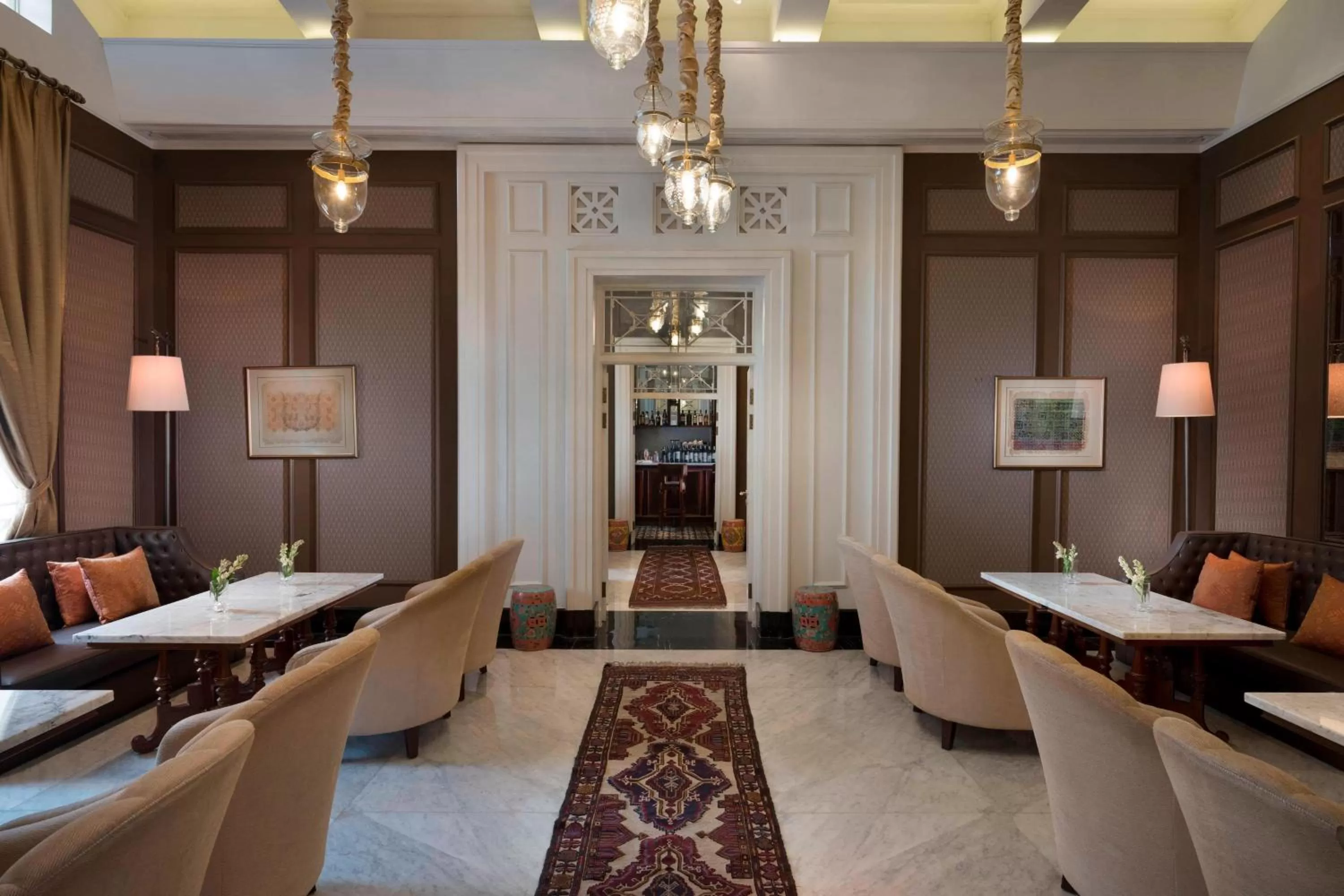 Lounge or bar in The Hermitage, A Tribute Portfolio Hotel, Jakarta