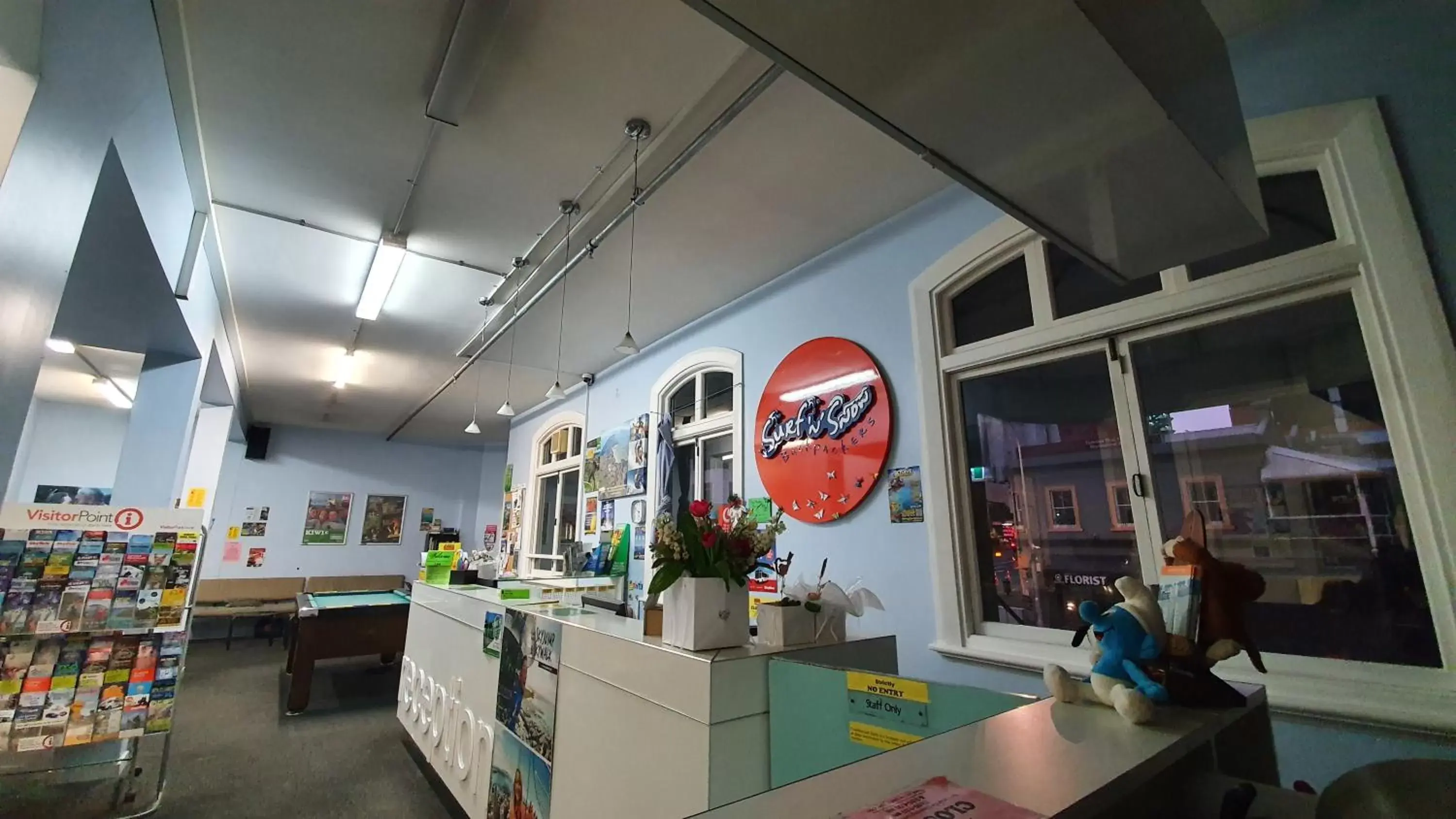 Lobby or reception in Surf 'N' Snow Backpackers Lobby or reception in Surf 'N' Snow Backpackers