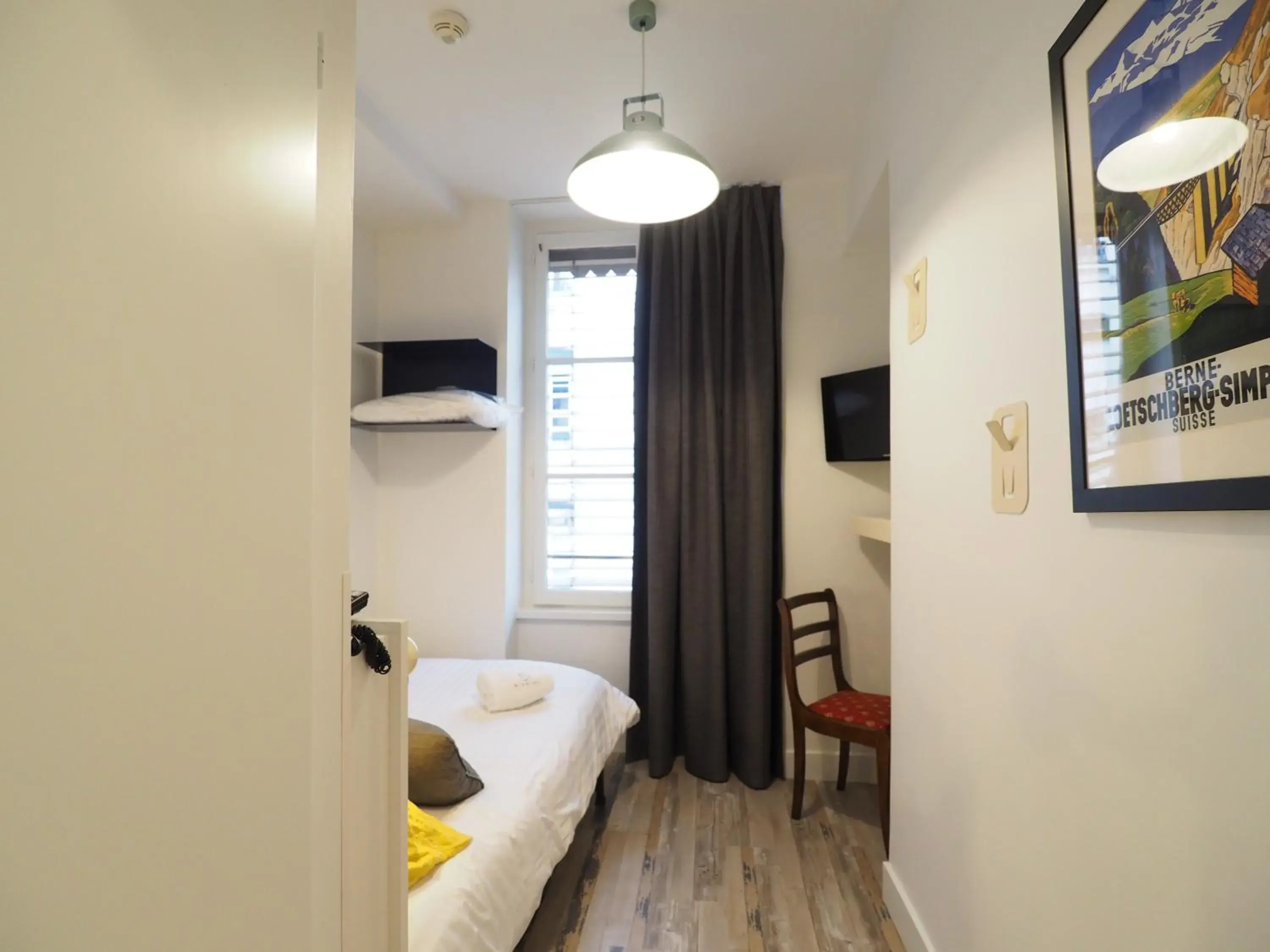 Single Room in Hotel Du Simplon