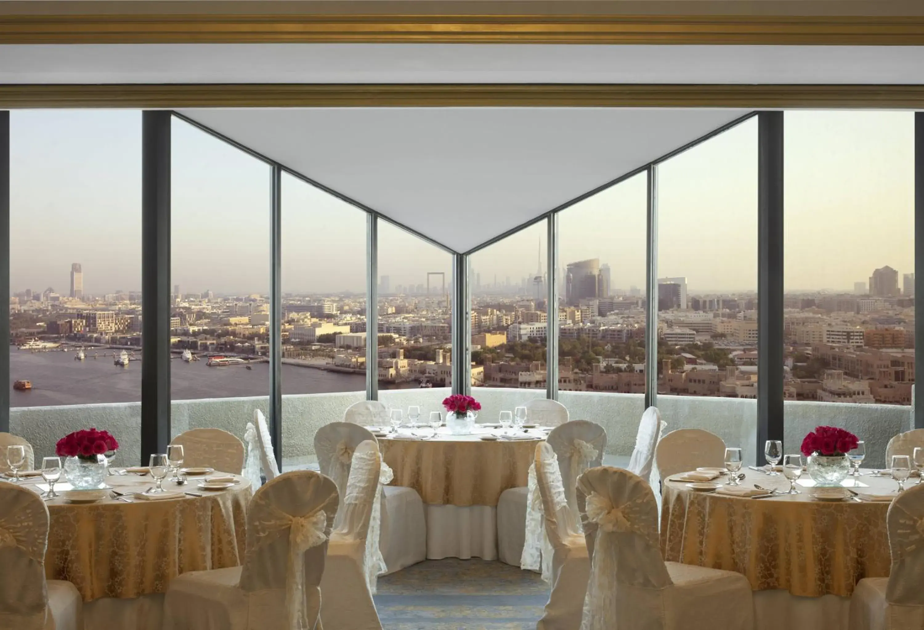 Banquet/Function facilities, Banquet Facilities in Radisson Blu Hotel, Dubai Deira Creek