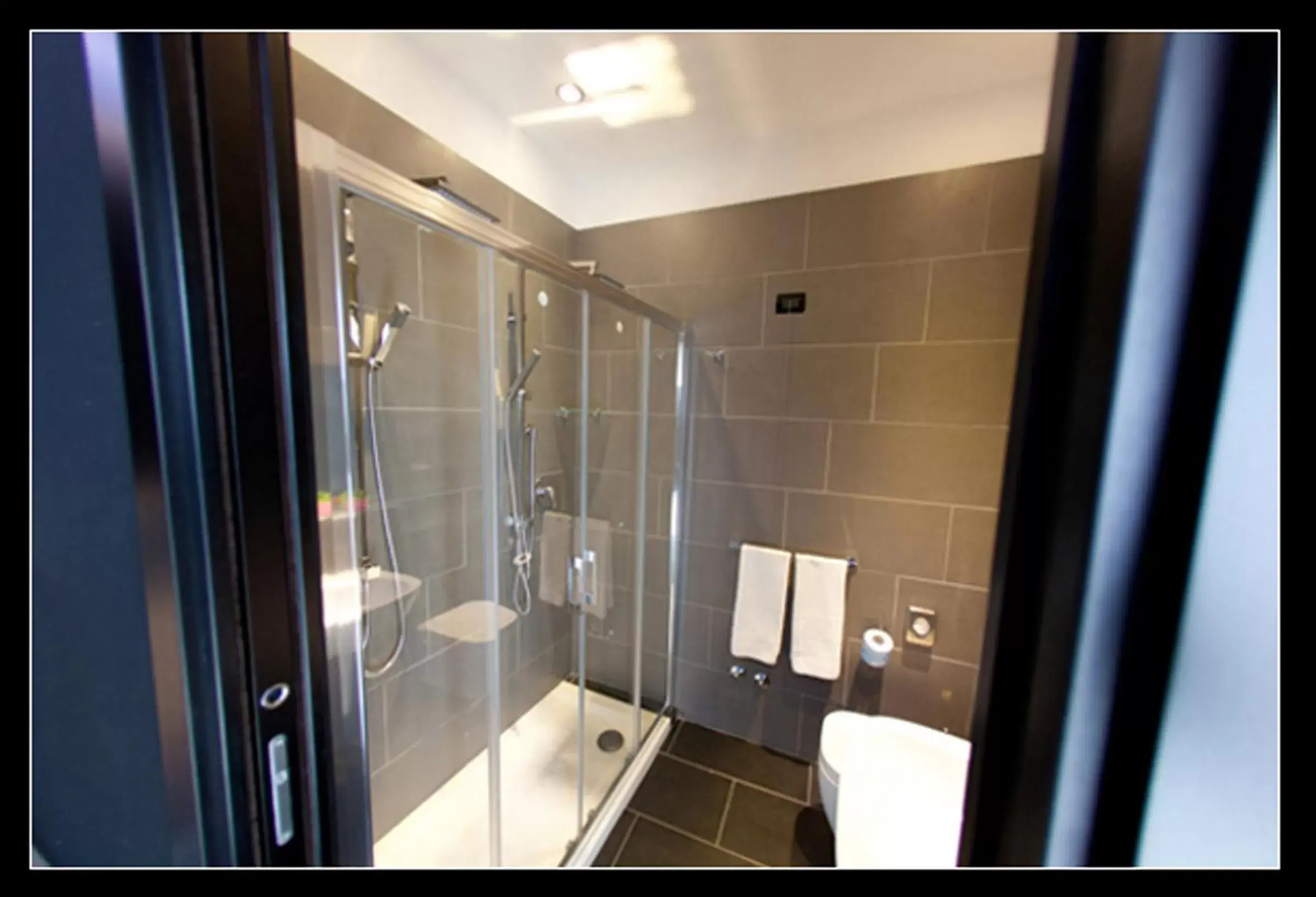 Shower, Bathroom in Fly Boutique Hotel