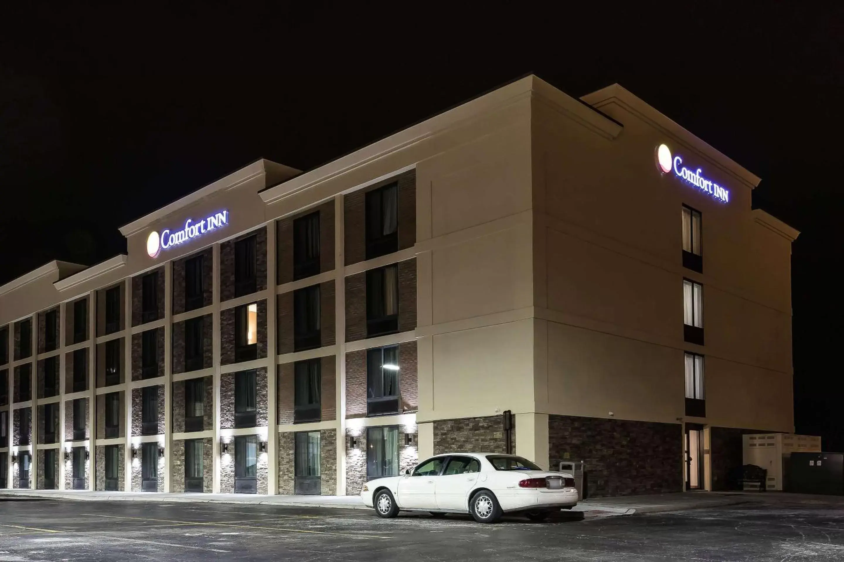 Property Building in Comfort Inn Bay City - Riverfront