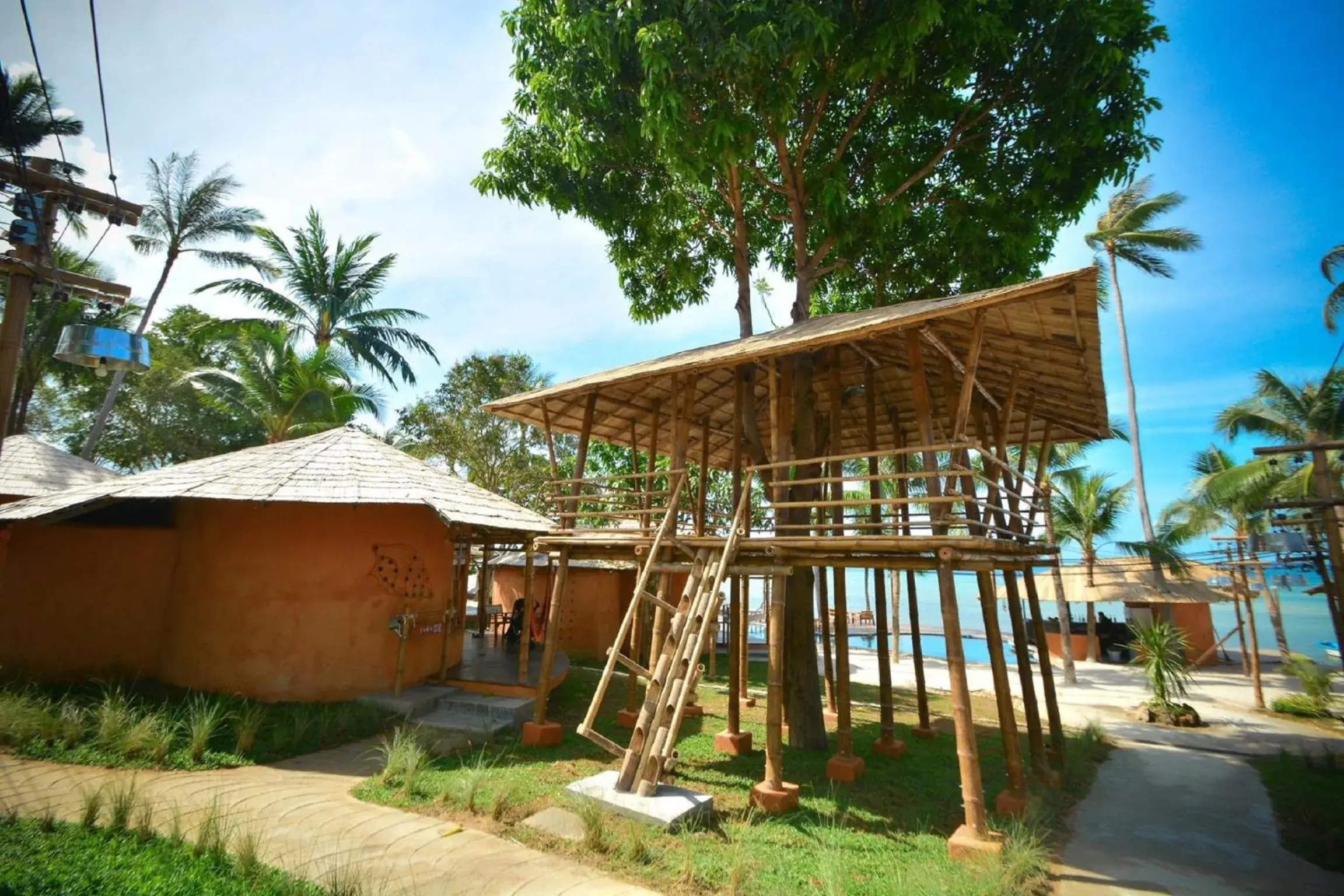 Lounge or bar, Property Building in The Mud - Eco Hotel