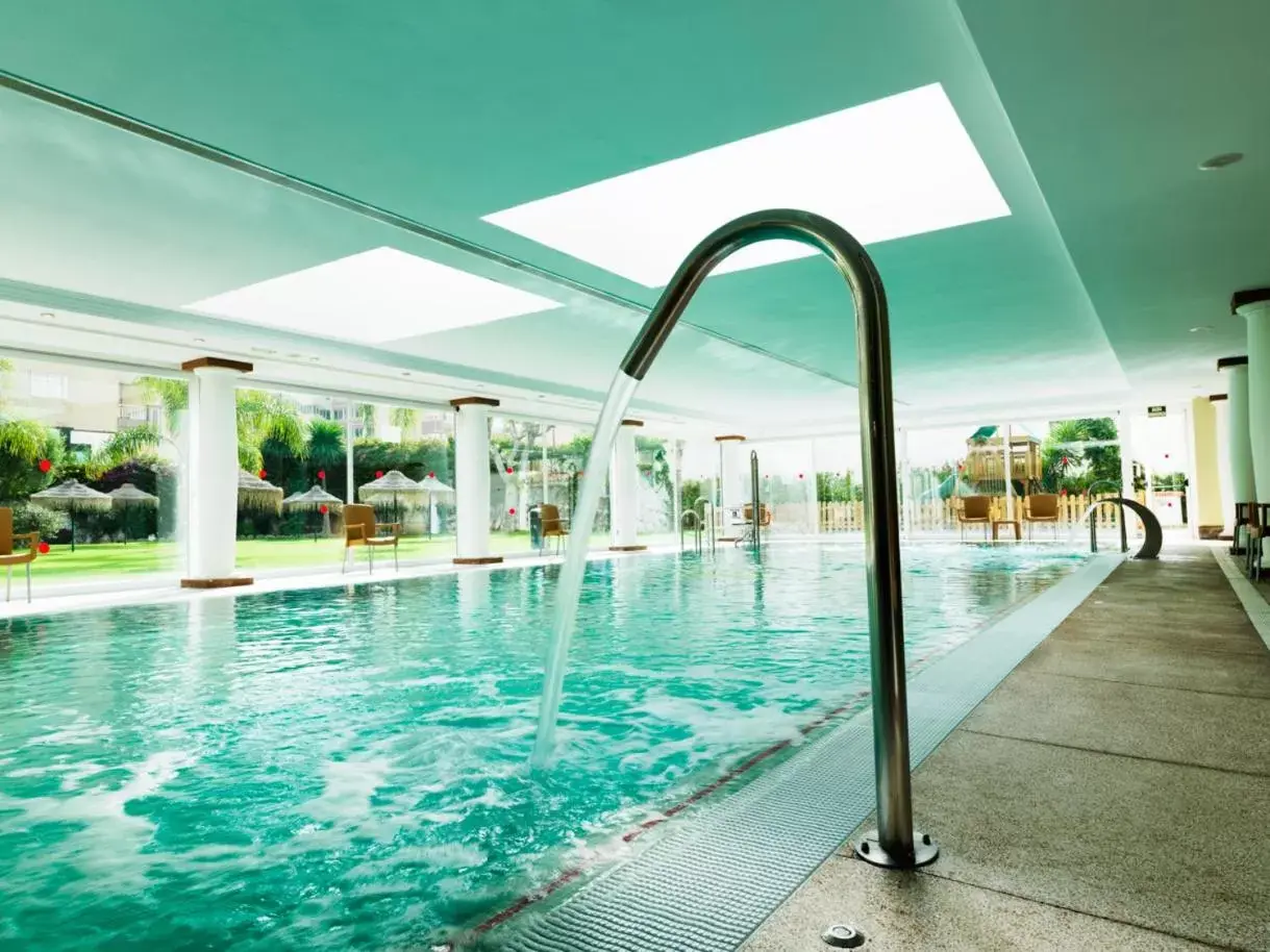 Swimming Pool in Hotel Monarque Fuengirola Park