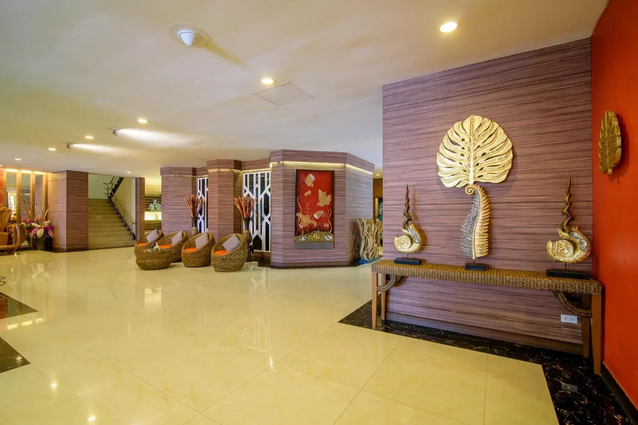 Lobby/Reception in Golden Beach Cha-Am Hotel