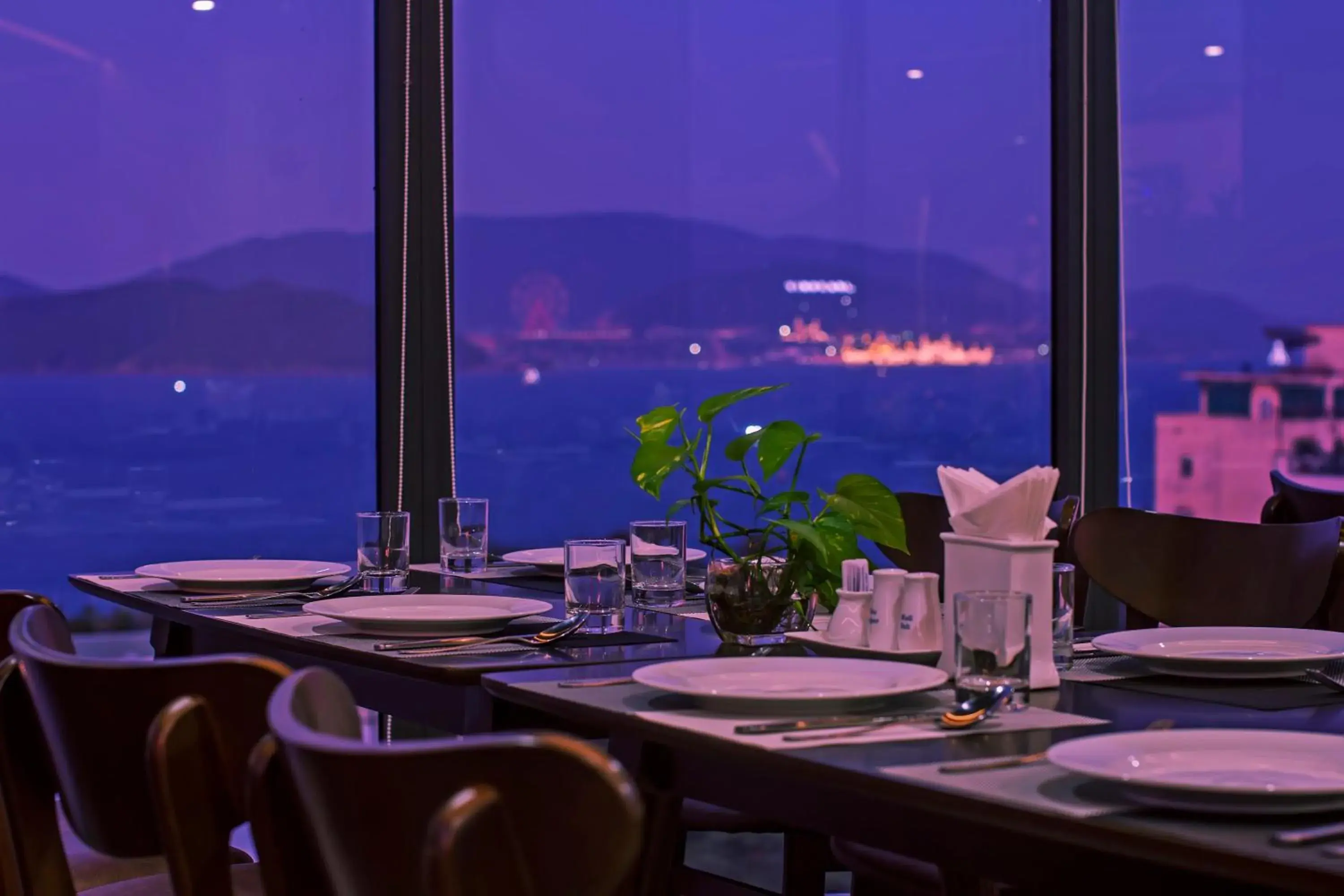 Restaurant/places to eat in Golden Nha Trang Hotel Restaurant/places to eat in Golden Nha Trang Hotel