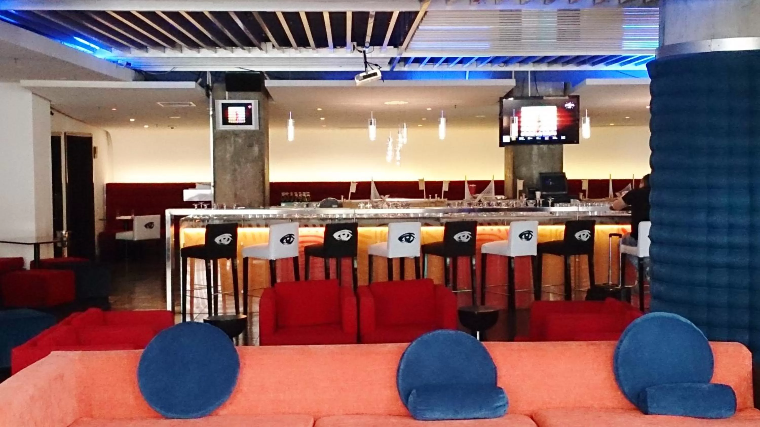 Drinks in Decapolis Hotel Panama City