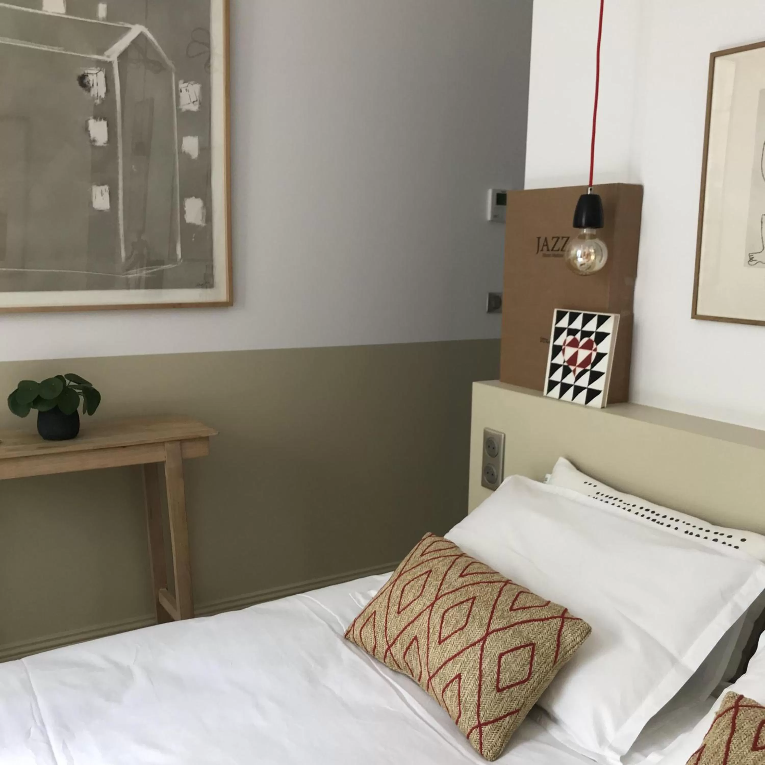 Bedroom, Bed in Chambres d'hôtes CASA MUSA - NICE