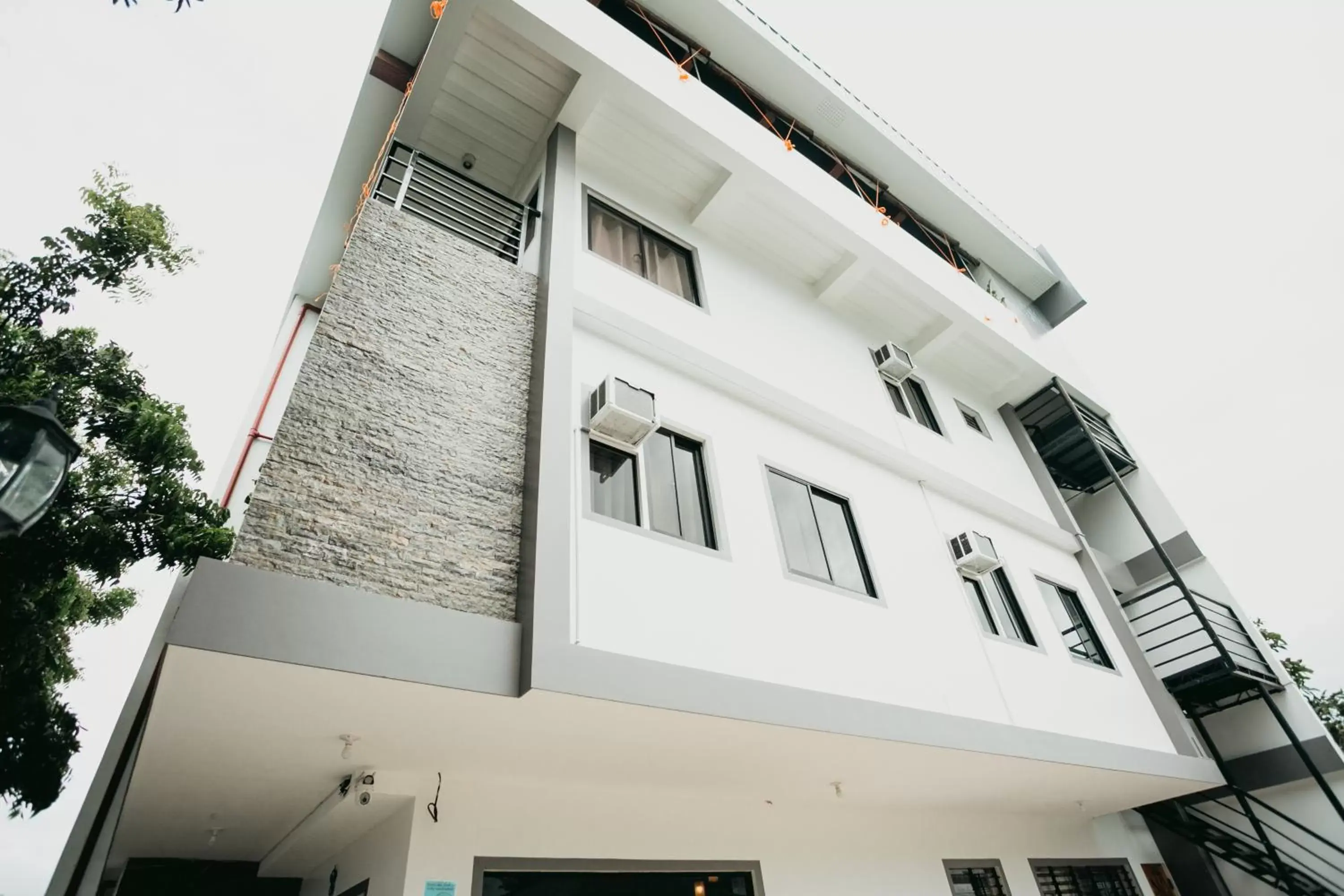 Property building in Kingswick Residences & Lodge Property building in Kingswick Residences & Lodge