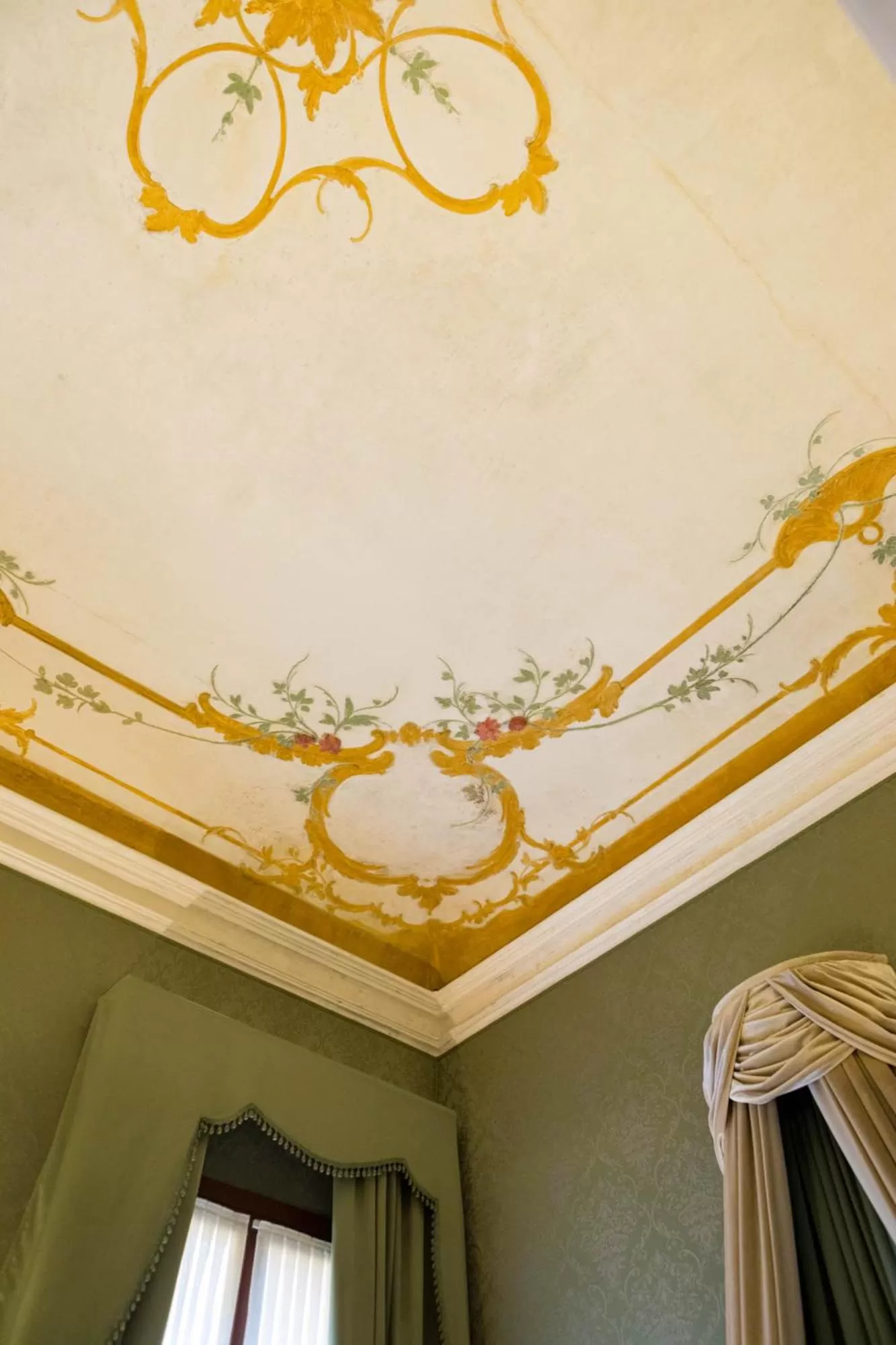 Decorative detail in Duodo Palace Hotel