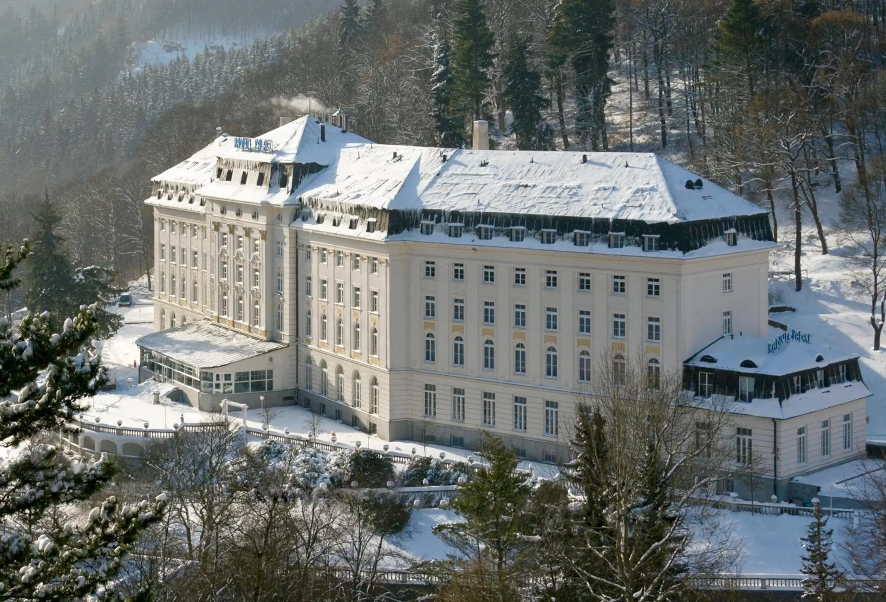 Property building, Winter in Hotel Radium Palace