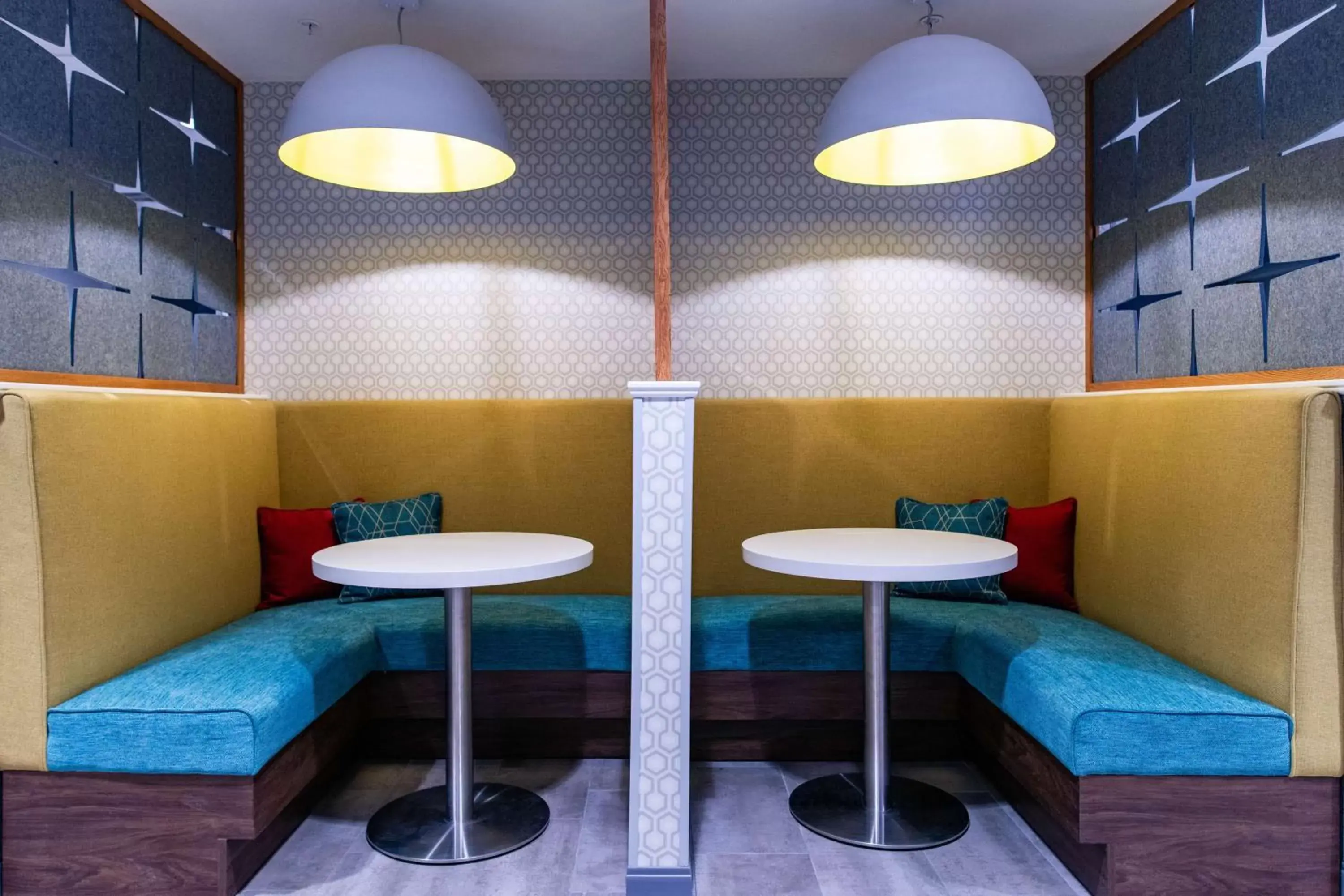 Property building in Hampton Inn Paris IL, IL Property building in Hampton Inn Paris IL, IL