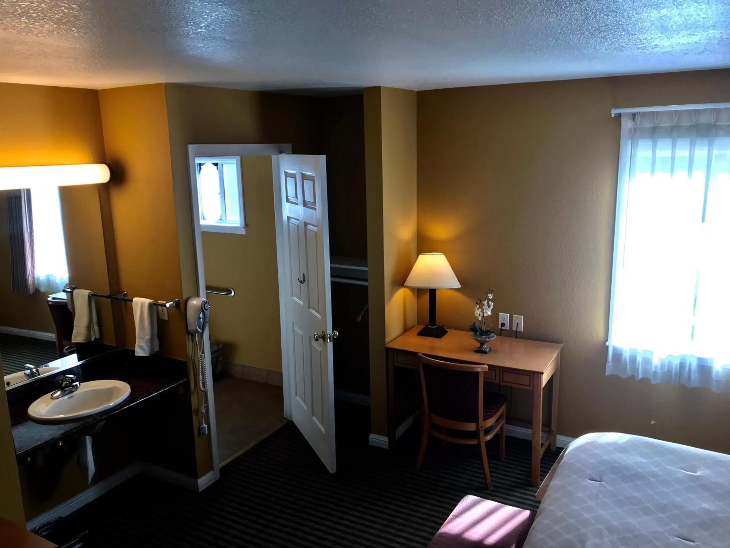 Bedroom in Chardonnay Lodge