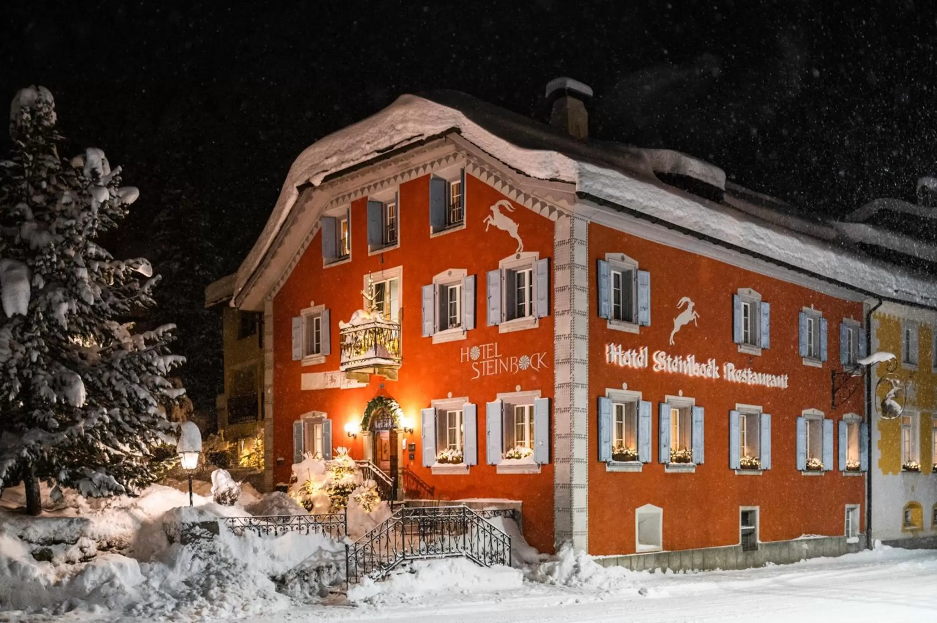 Property building, Winter in Hotel Steinbock Pontresina